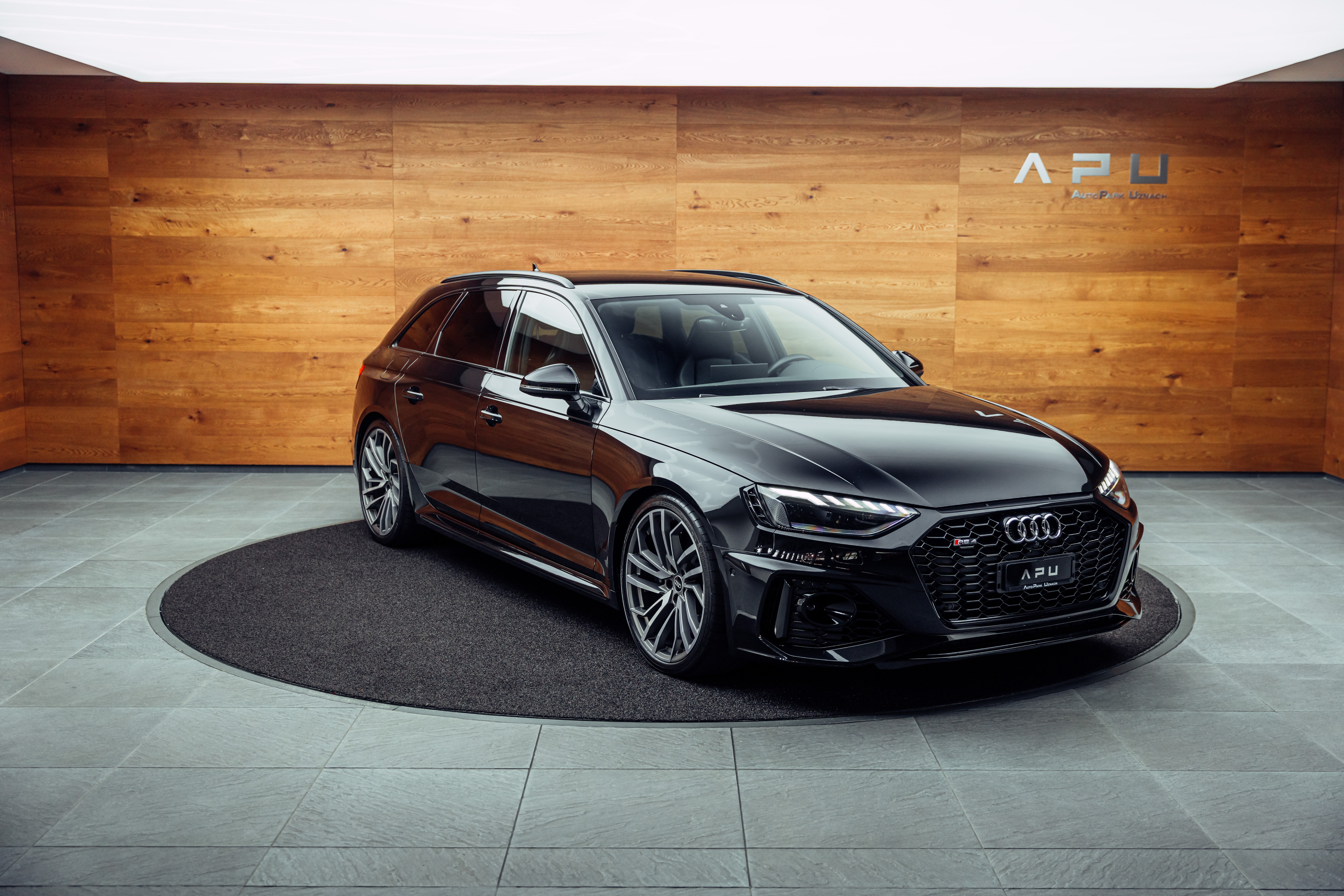 AUDI RS4 Avant quattro tiptronic