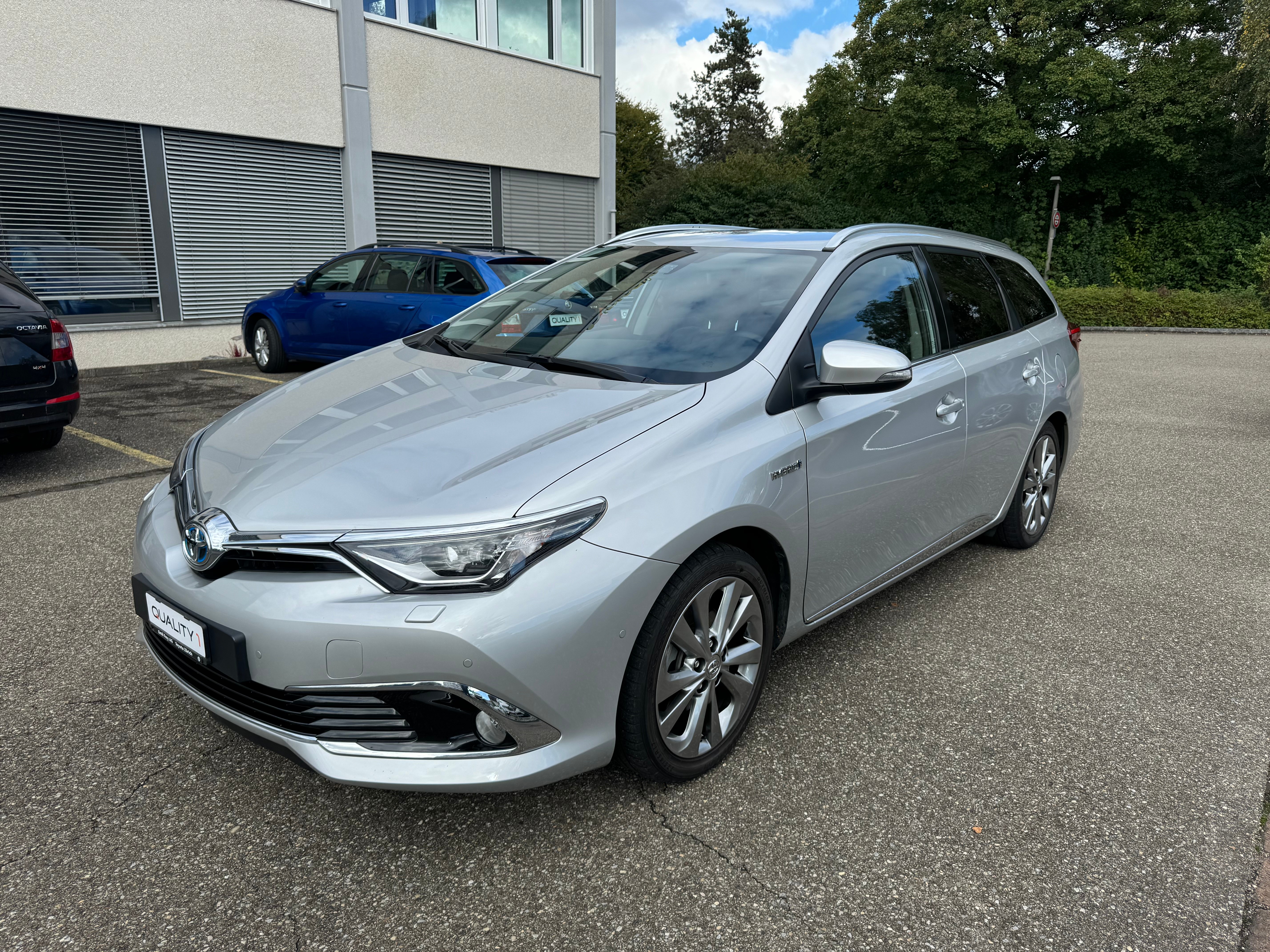 TOYOTA Auris Touring Sports 1.8 HSD Sol e-CVT