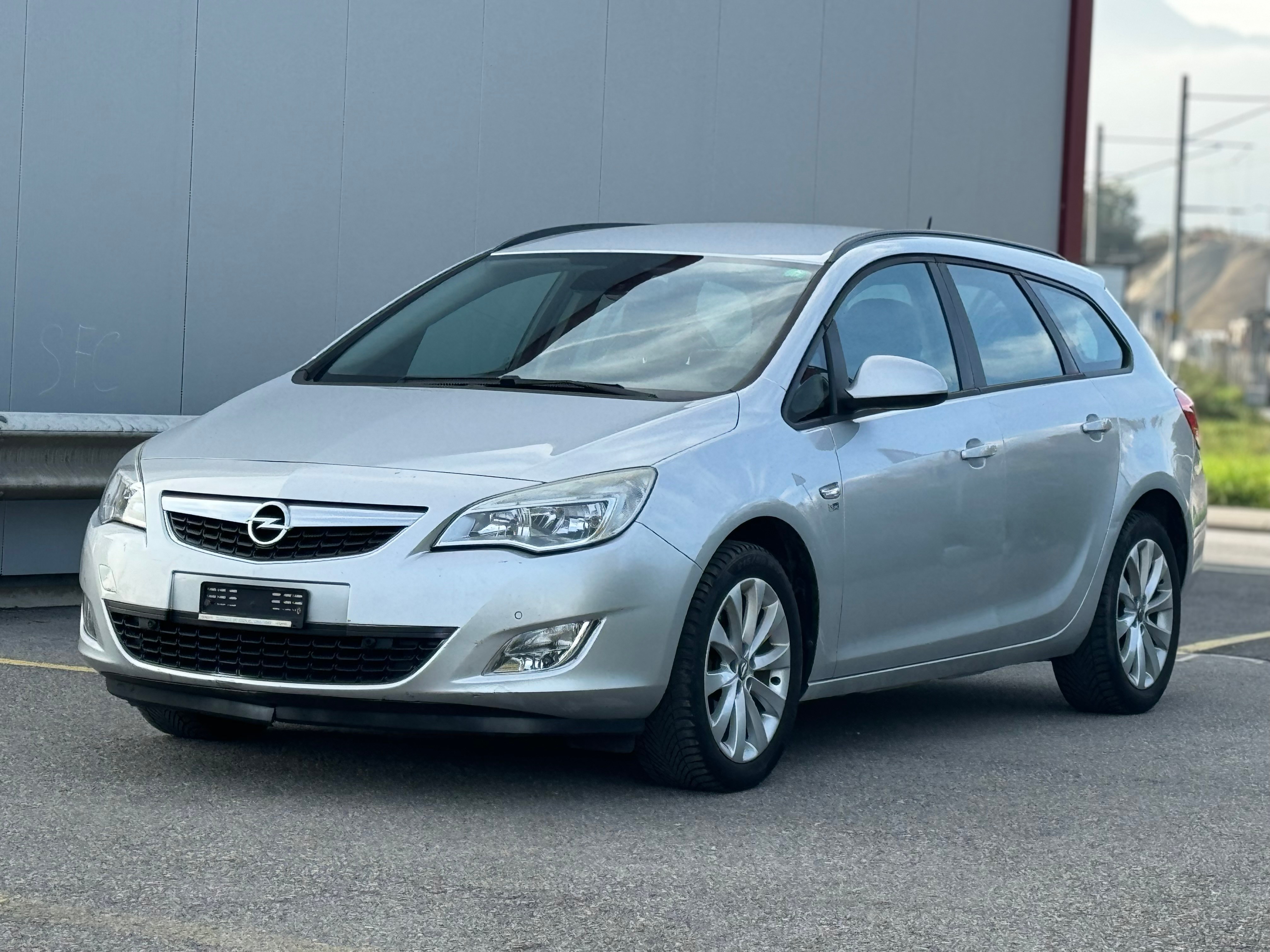 OPEL Astra ST 1.4i 16V Turbo Anniversary Ed.