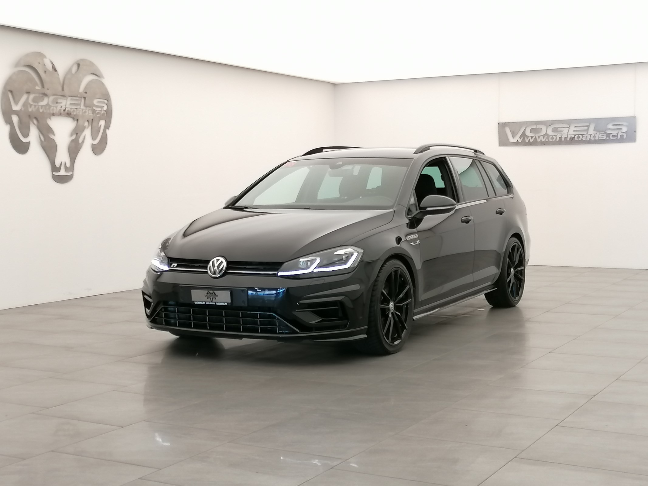 VW GOLF R Variant TSI 4Motion DSG