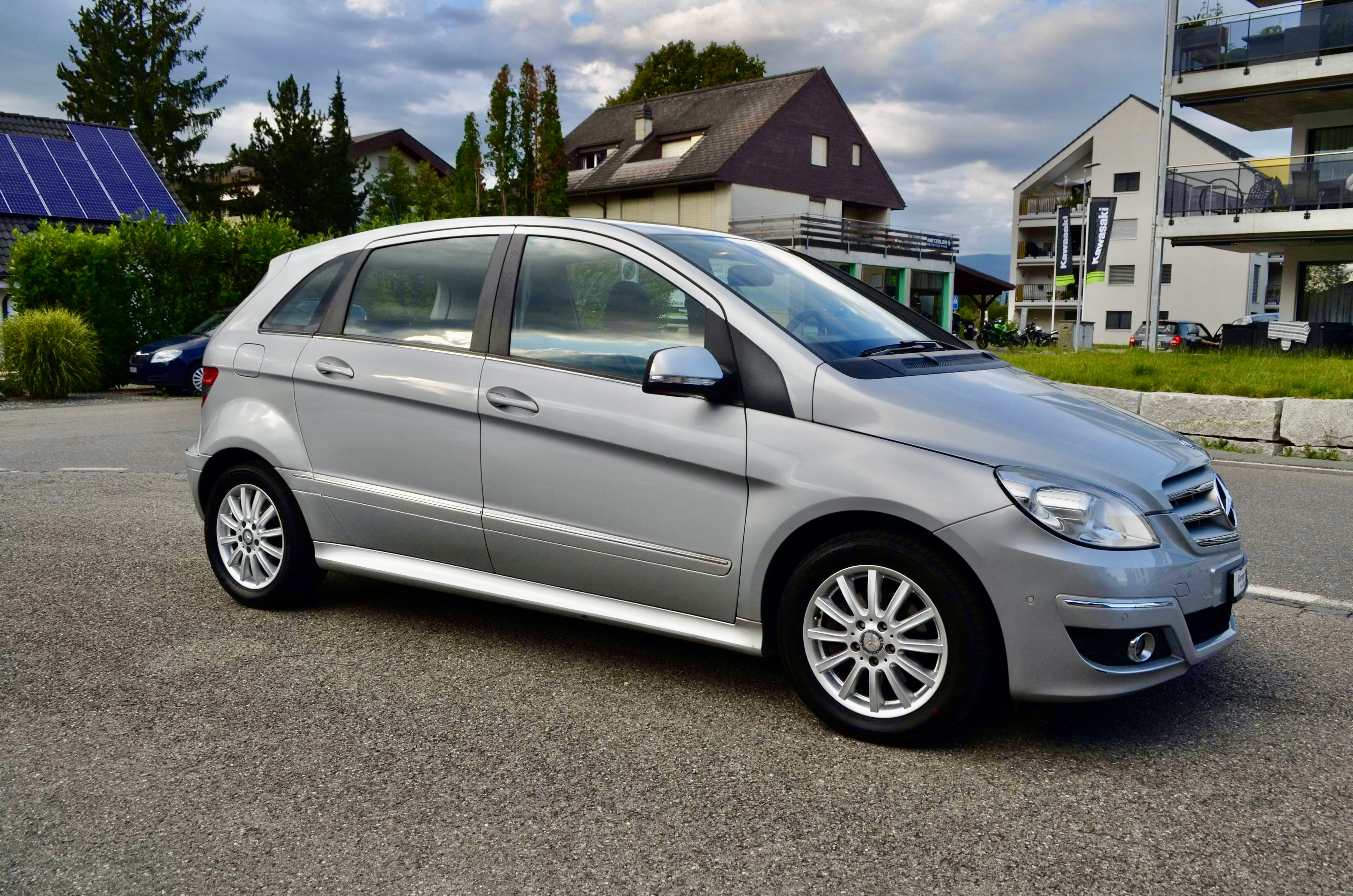 MERCEDES-BENZ B 200 Autotronic