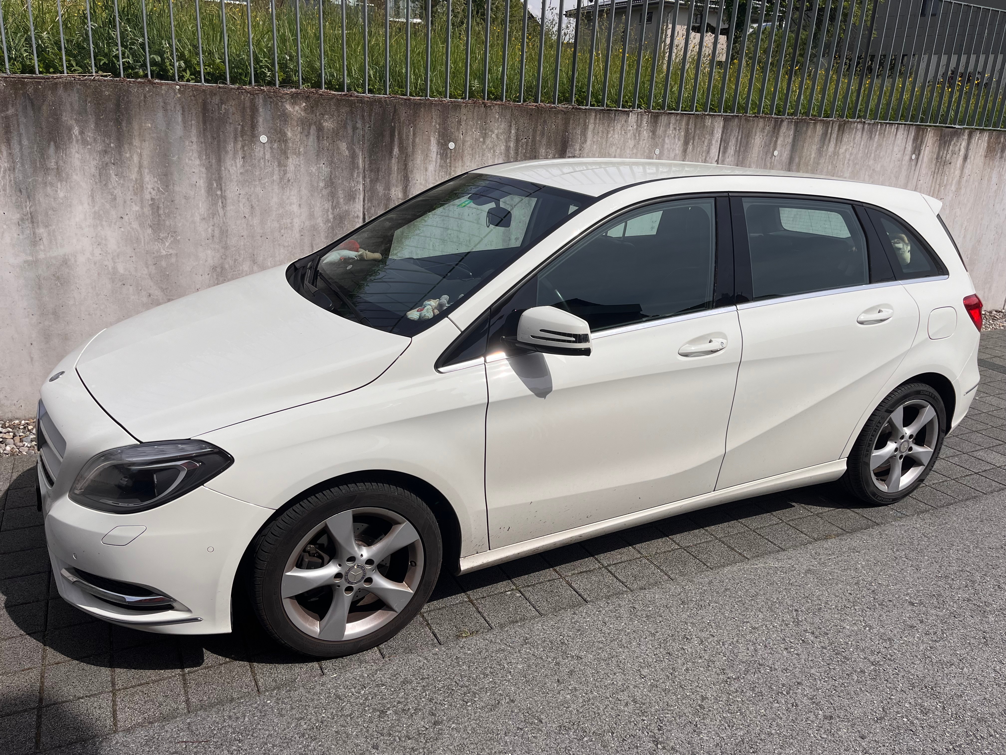 MERCEDES-BENZ B 200 7G-DCT