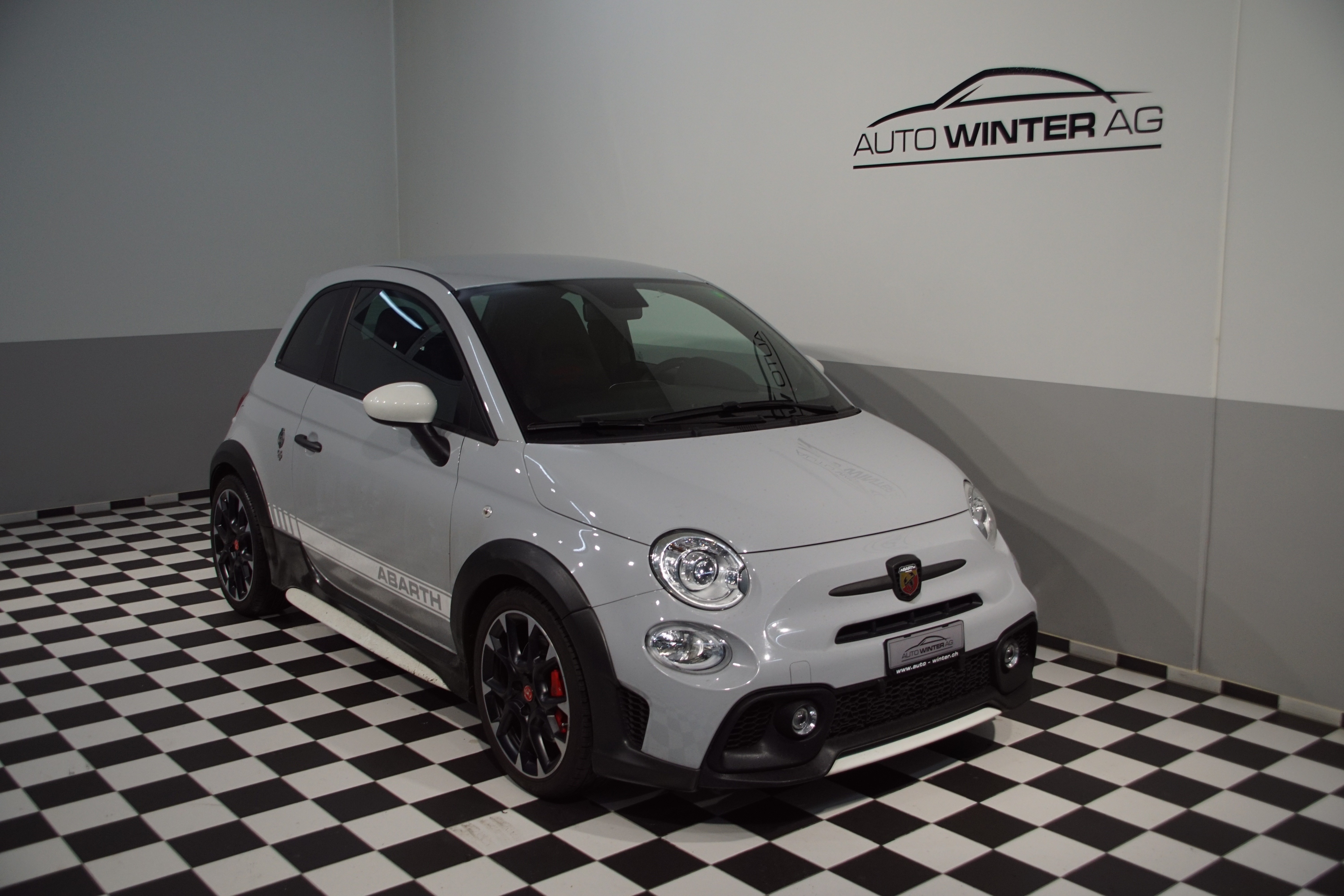 FIAT 595 1.4 16V Turbo Abarth 70TH Esseesse Dualogic