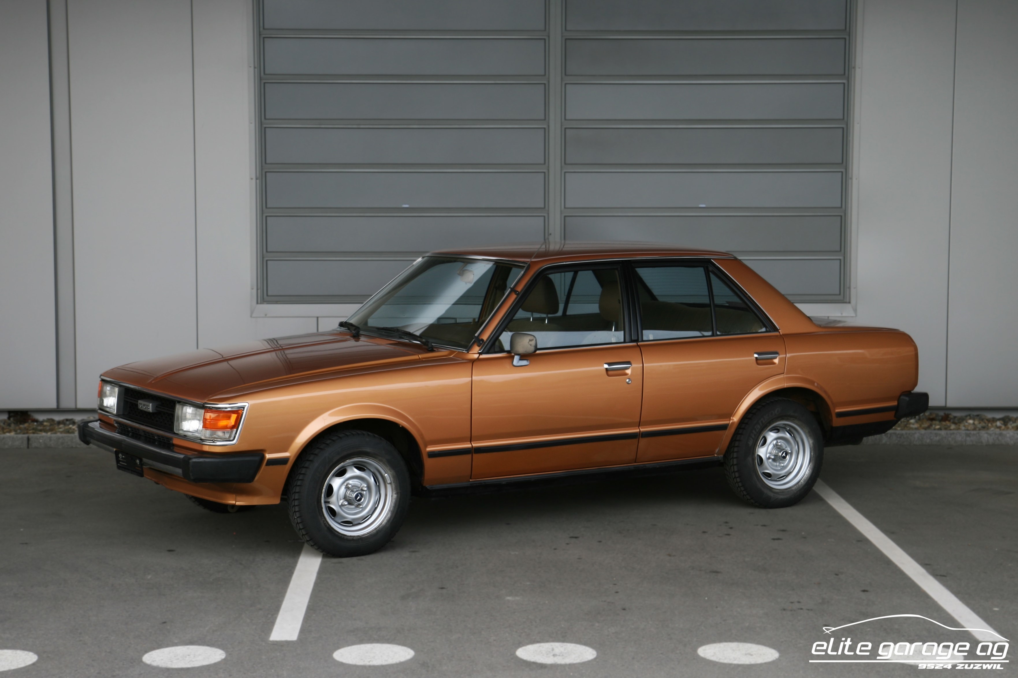 TOYOTA Carina 1600 DL