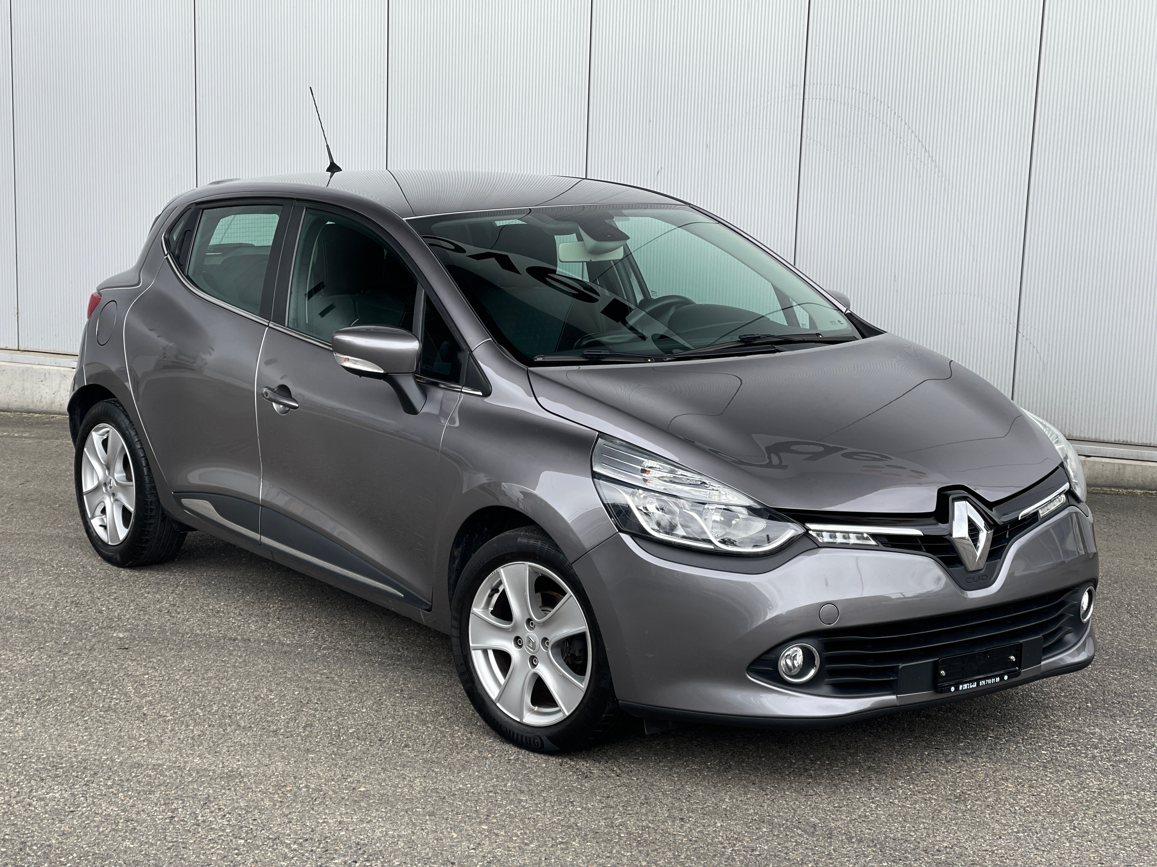 RENAULT Clio 0.9 12V Swiss Edition