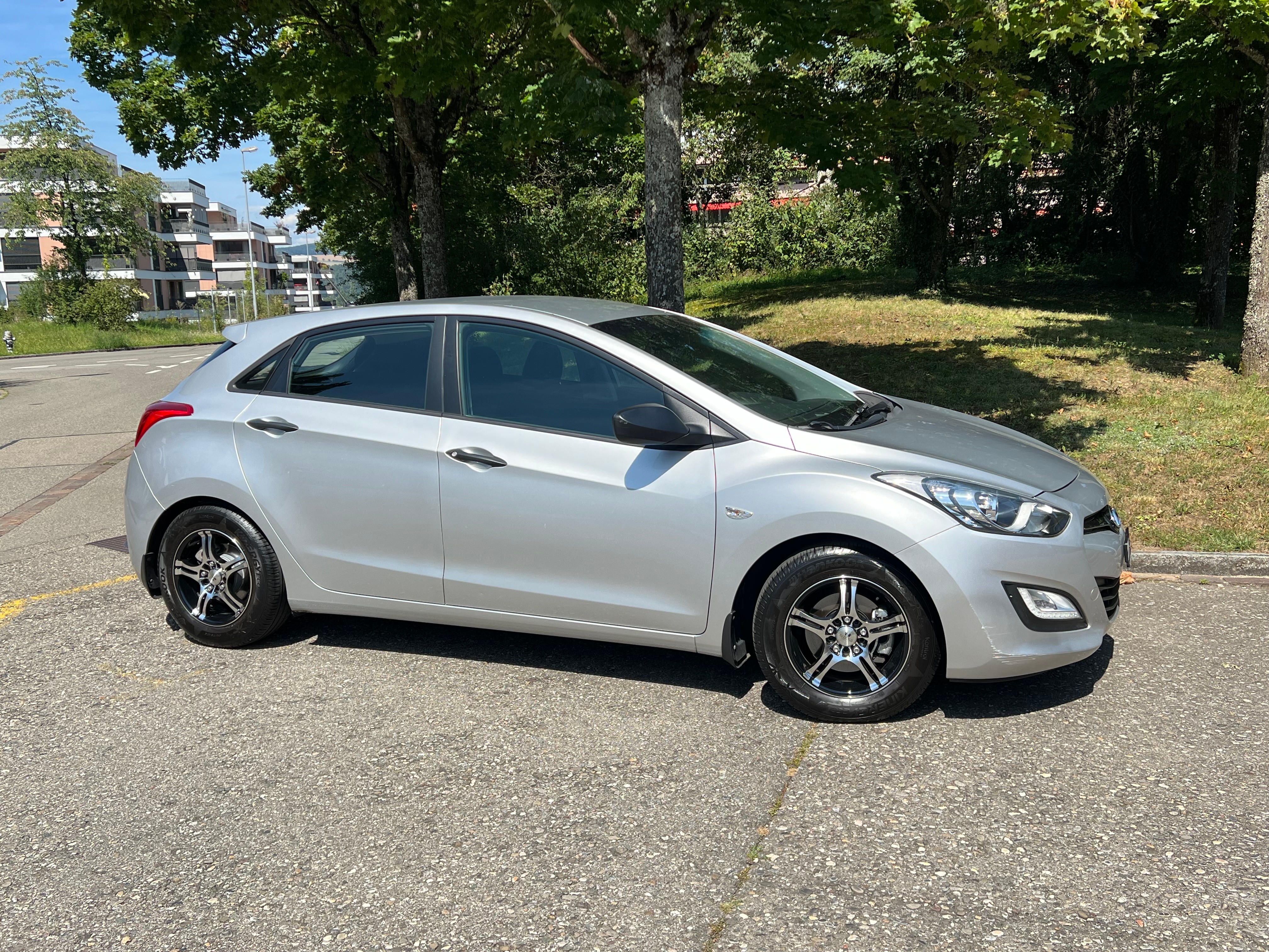 HYUNDAI i30