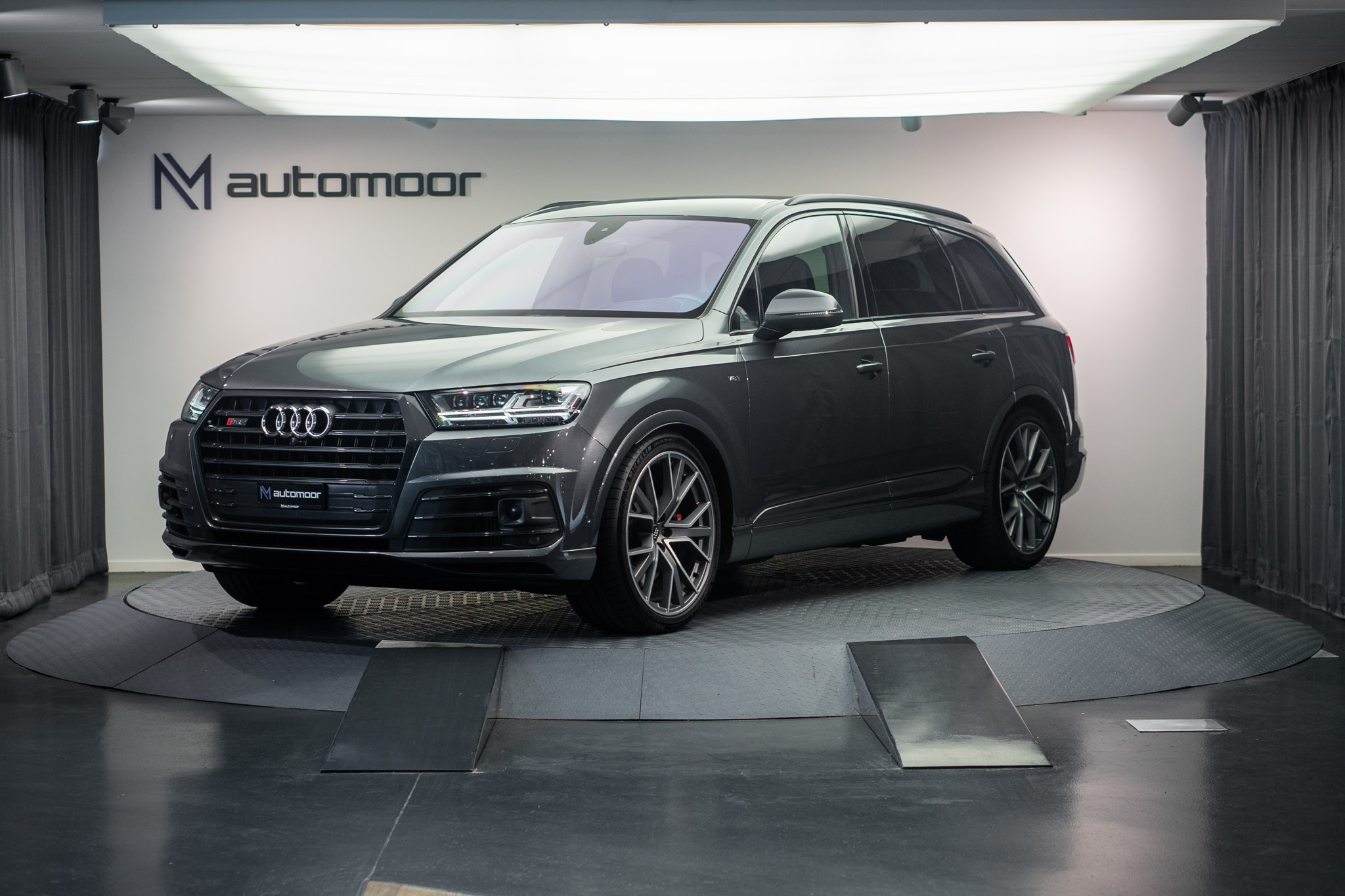 AUDI SQ7 4.0 TDI quattro tiptronic *CH-Fahrzeug* *AHK* *Hinterachslenkung*