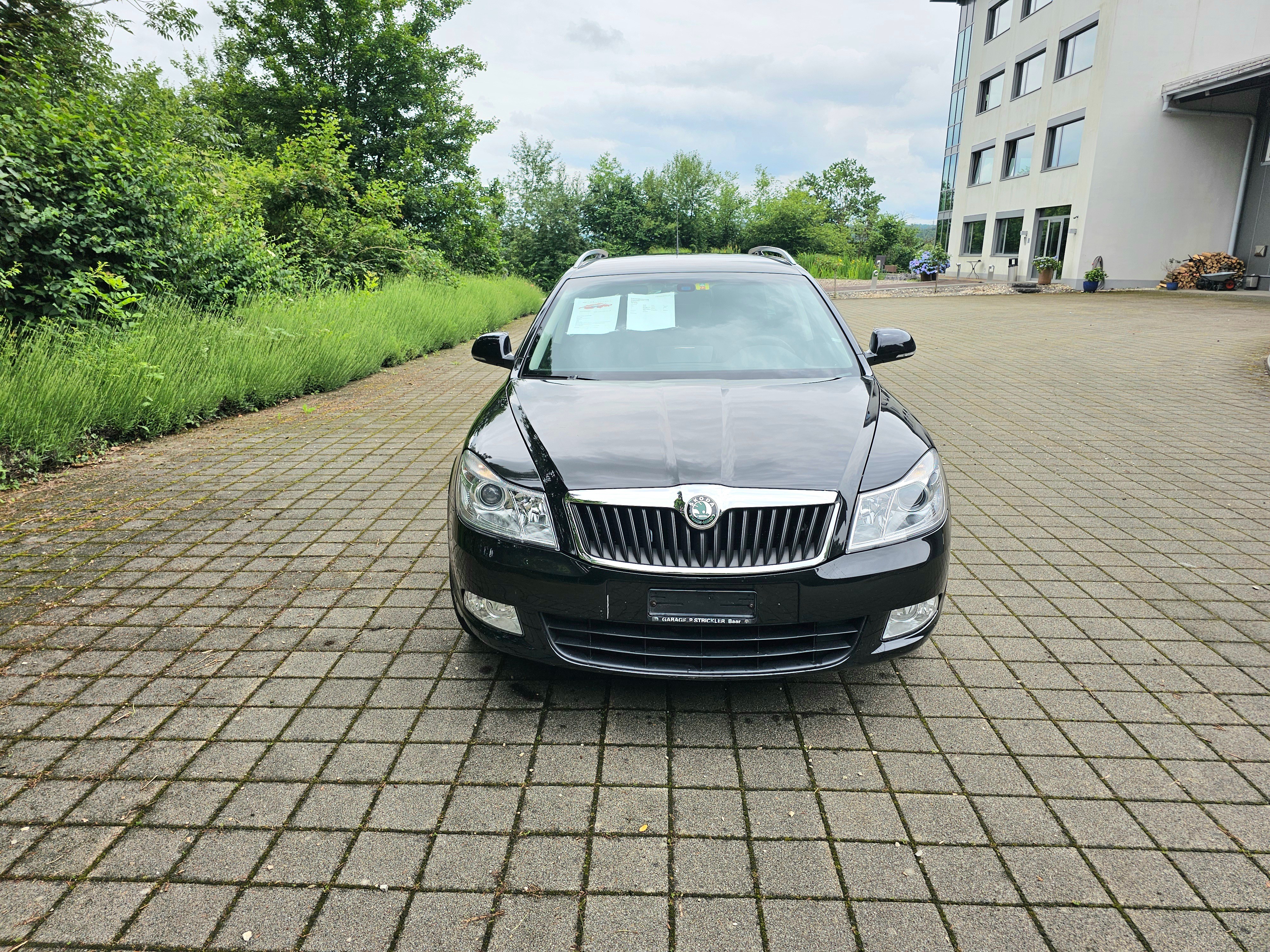 SKODA Octavia Combi 1.8 TSI Laurin & Klement DSG