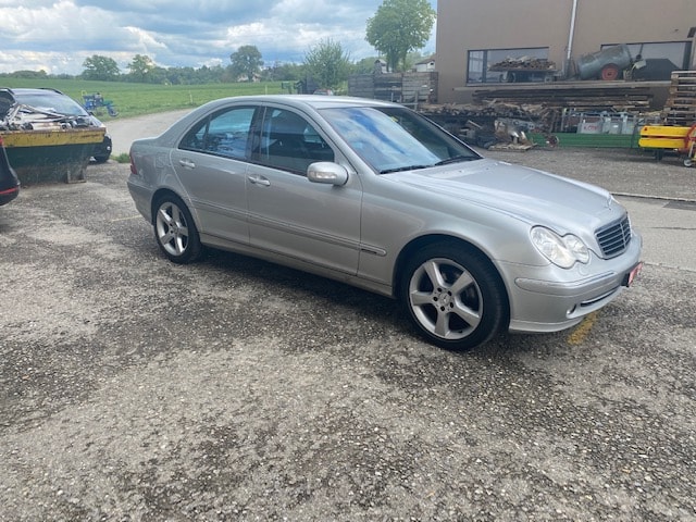 MERCEDES-BENZ C 240 Avantgarde