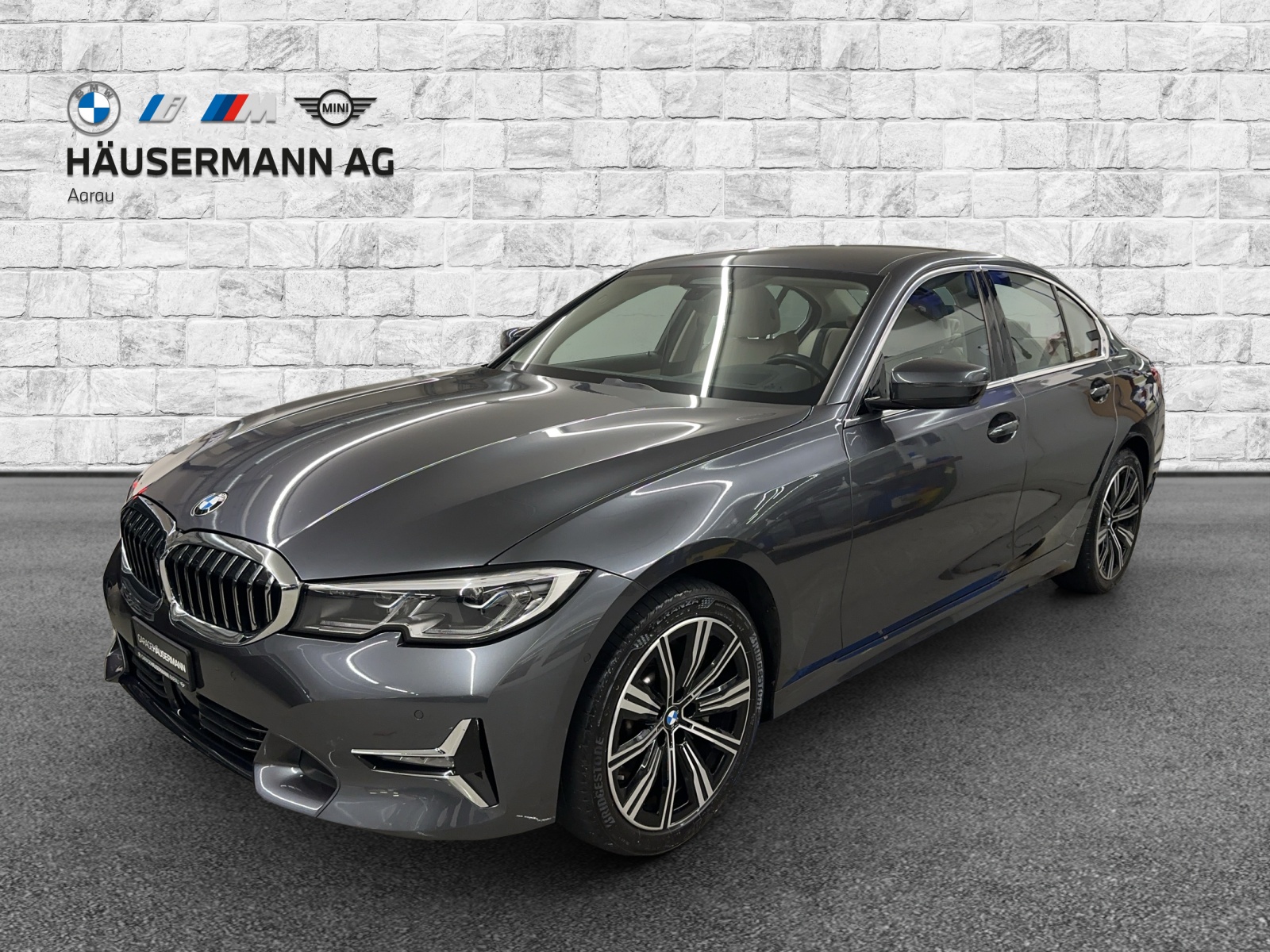 BMW 330i xDrive Luxury Line