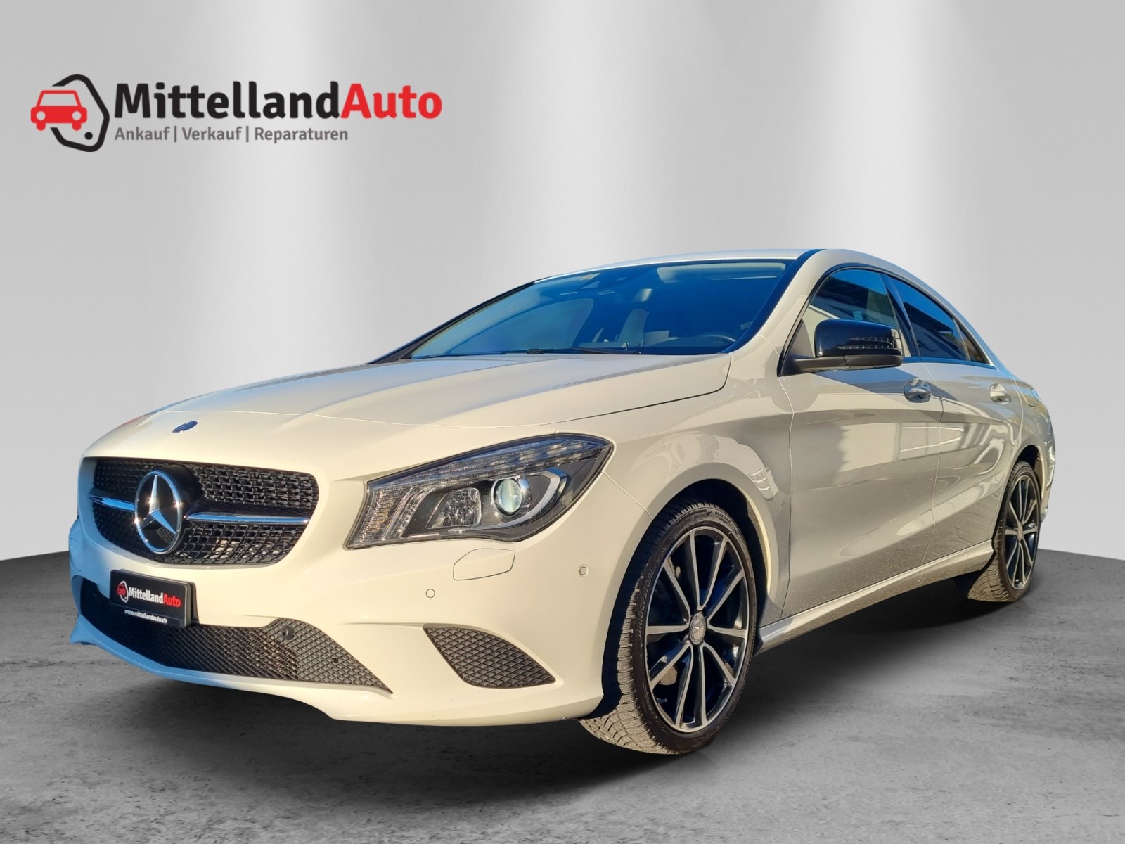 MERCEDES-BENZ CLA 200 Night Star 7G-DCT