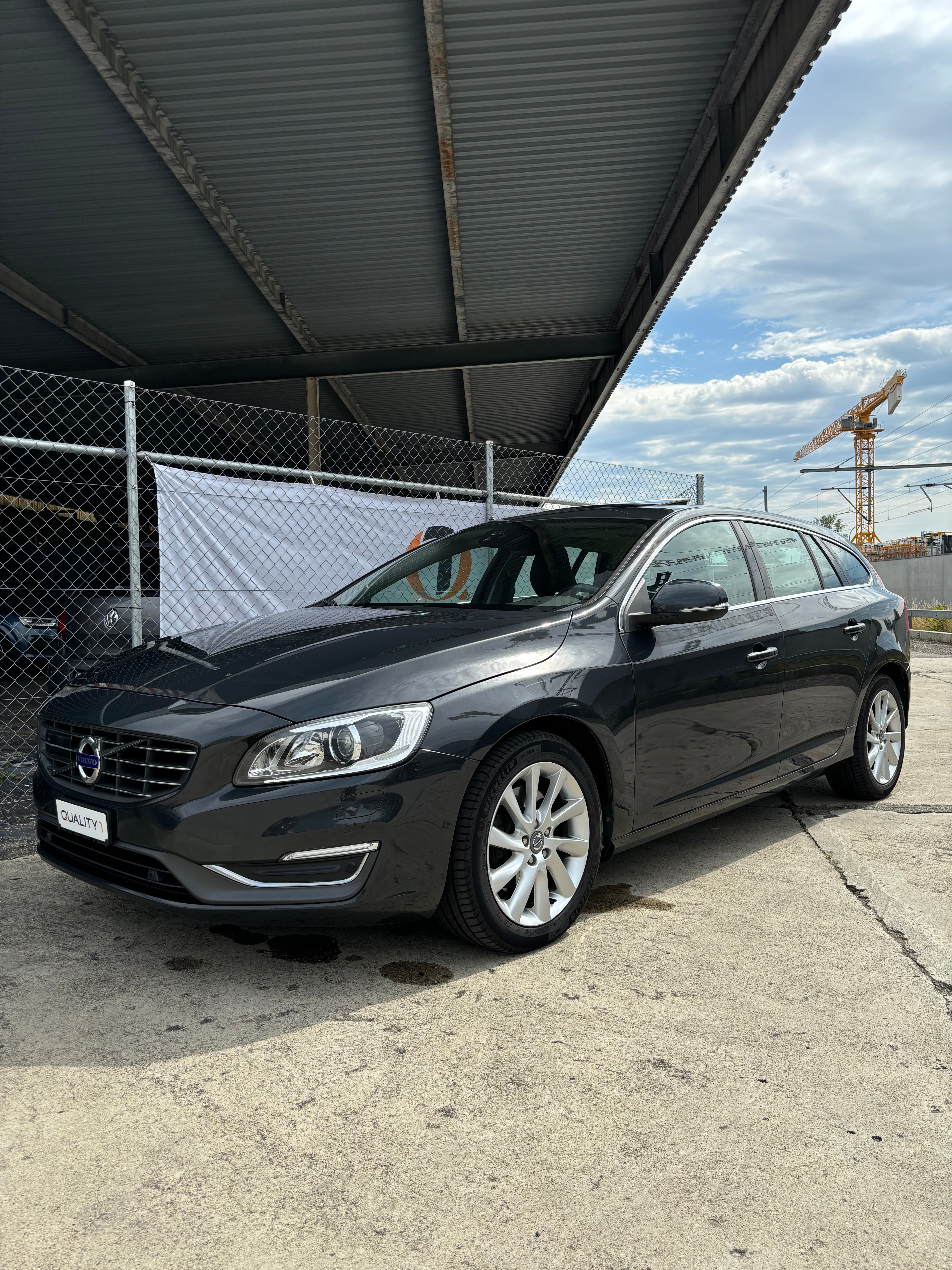 VOLVO V60 D5 AWD Kinetic Geartronic