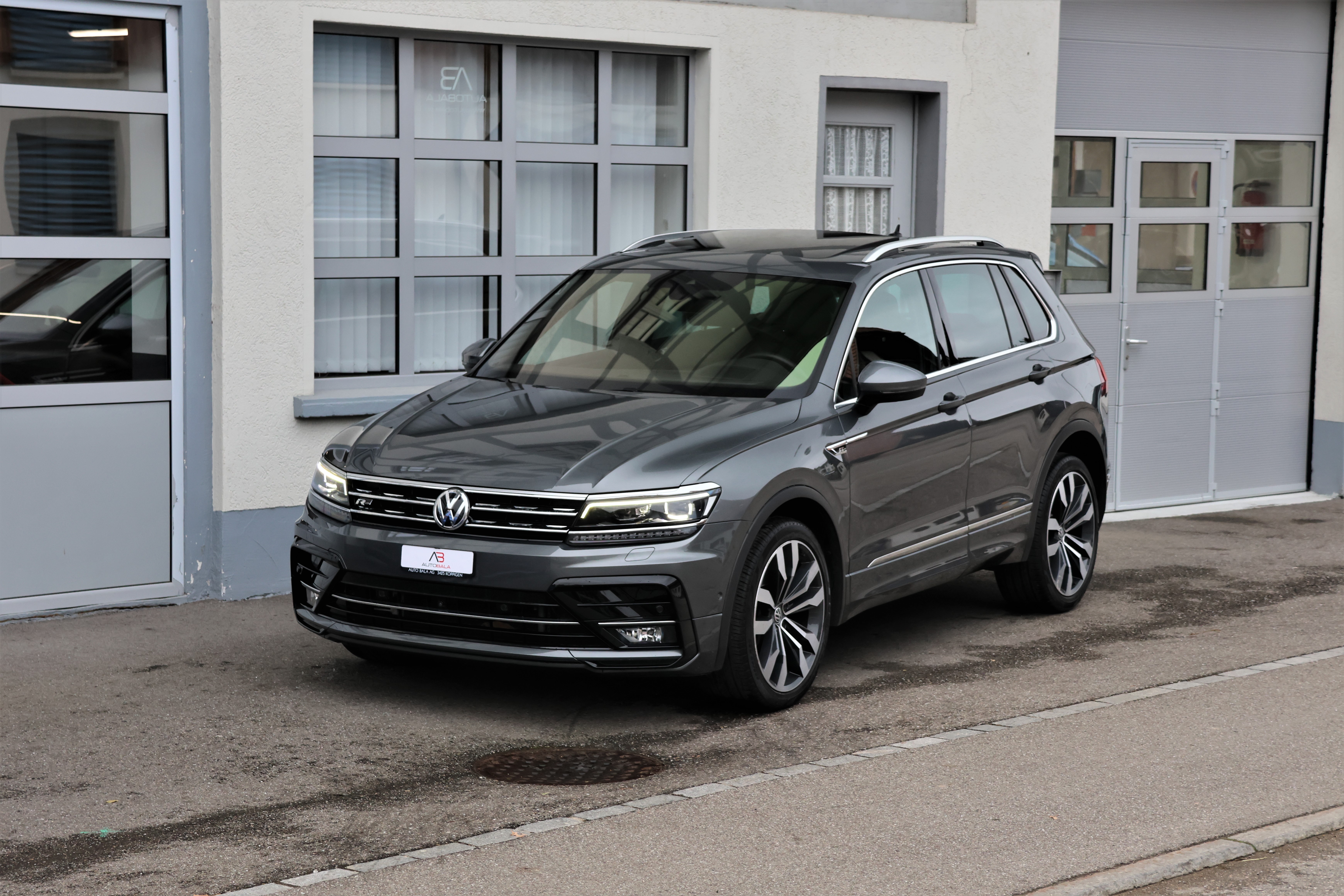 VW Tiguan 2.0 TDI SCR Highline R-Line 4Motion DSG + AHK 2.5T