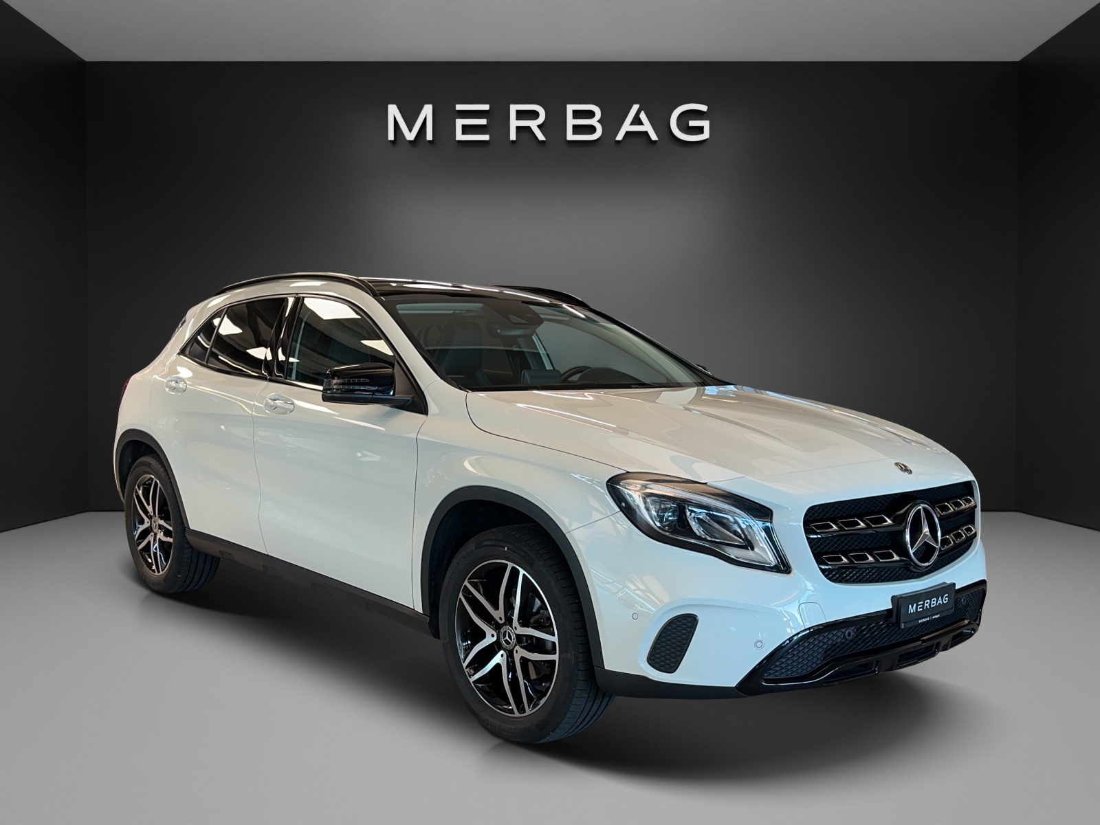 MERCEDES-BENZ GLA 200 Night Star