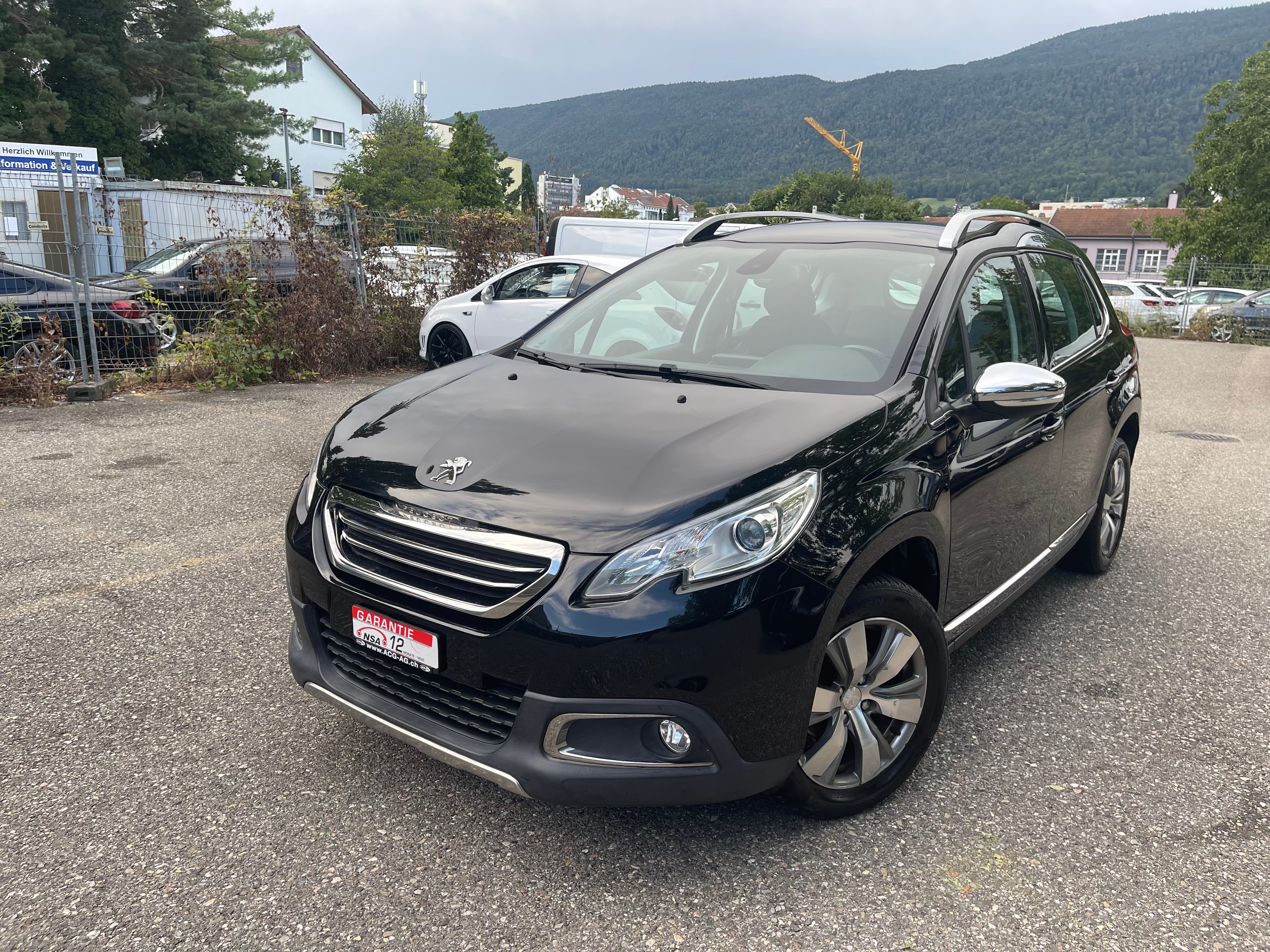 PEUGEOT 2008 1.6 e-HDi Allure ** Gr. Navi ** Klimaanlage ** Tempomat ** PDC hinten ** Frisch Ab MFK