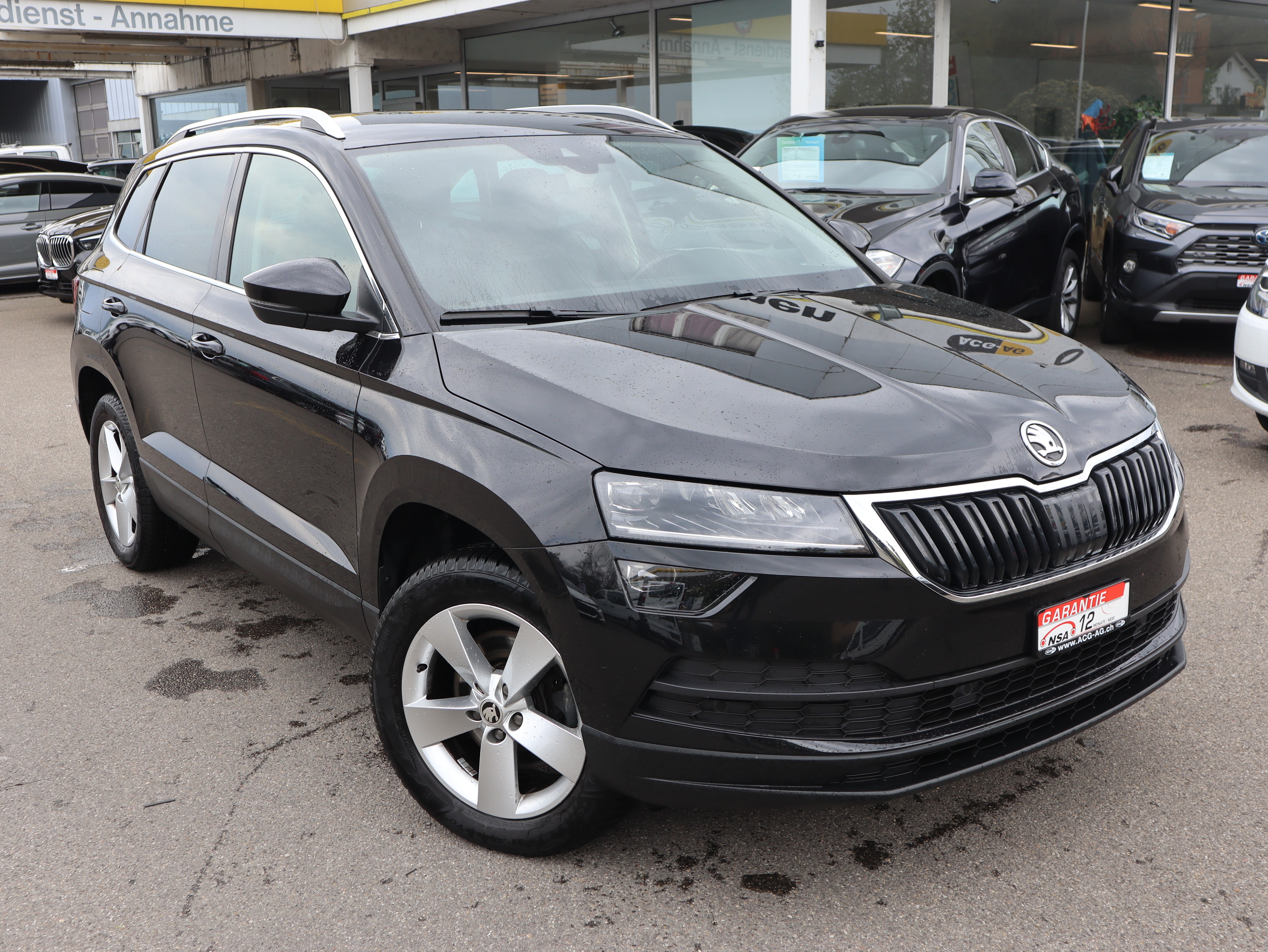 SKODA Karoq 2.0 TDI CR Smile 4x4 DSG ** Teil-Leder ** Anhängerkupplung ** Navi mit RF-Kamera ** Frisch ab MFK & Service **