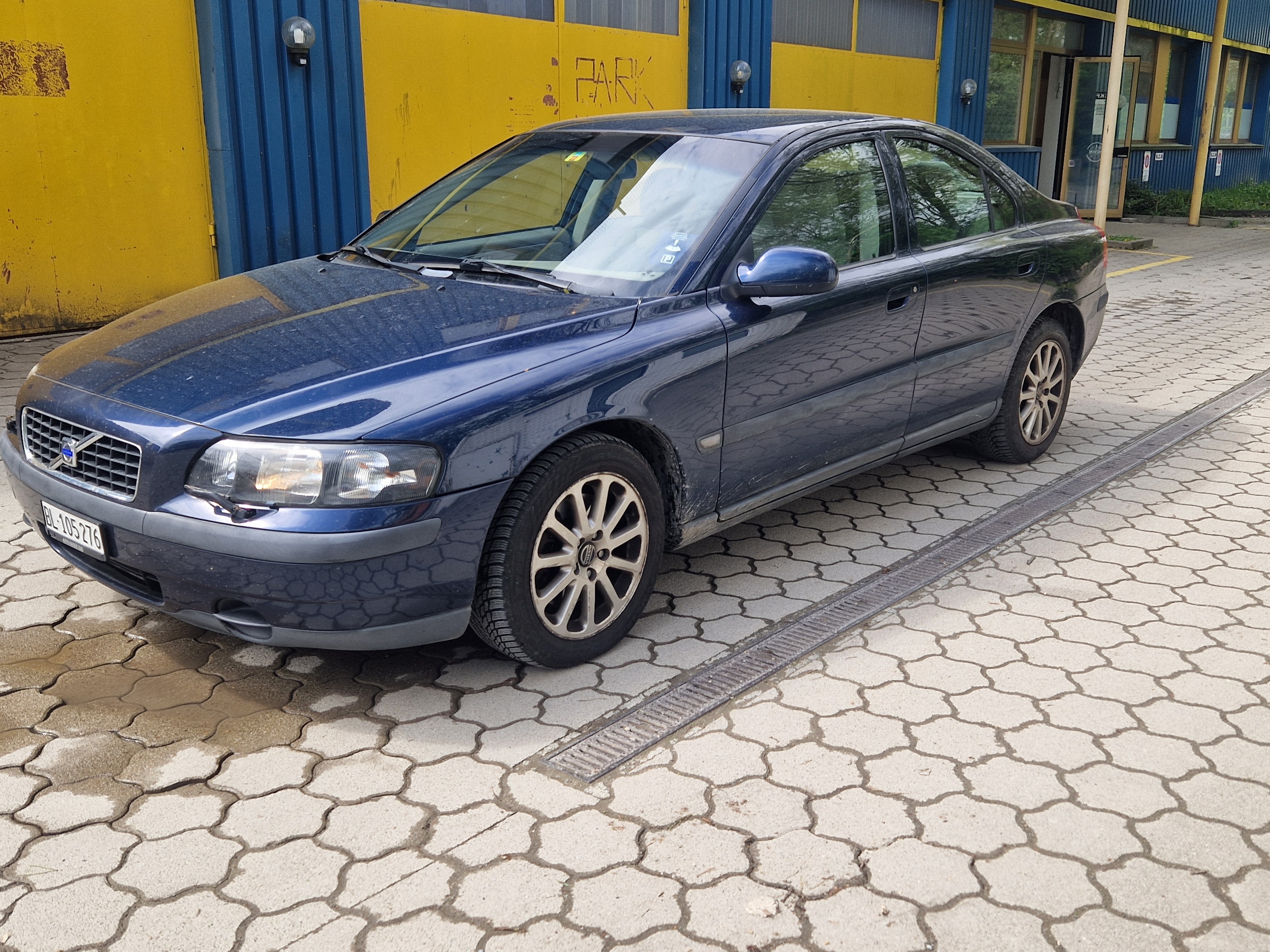 VOLVO S60 D5