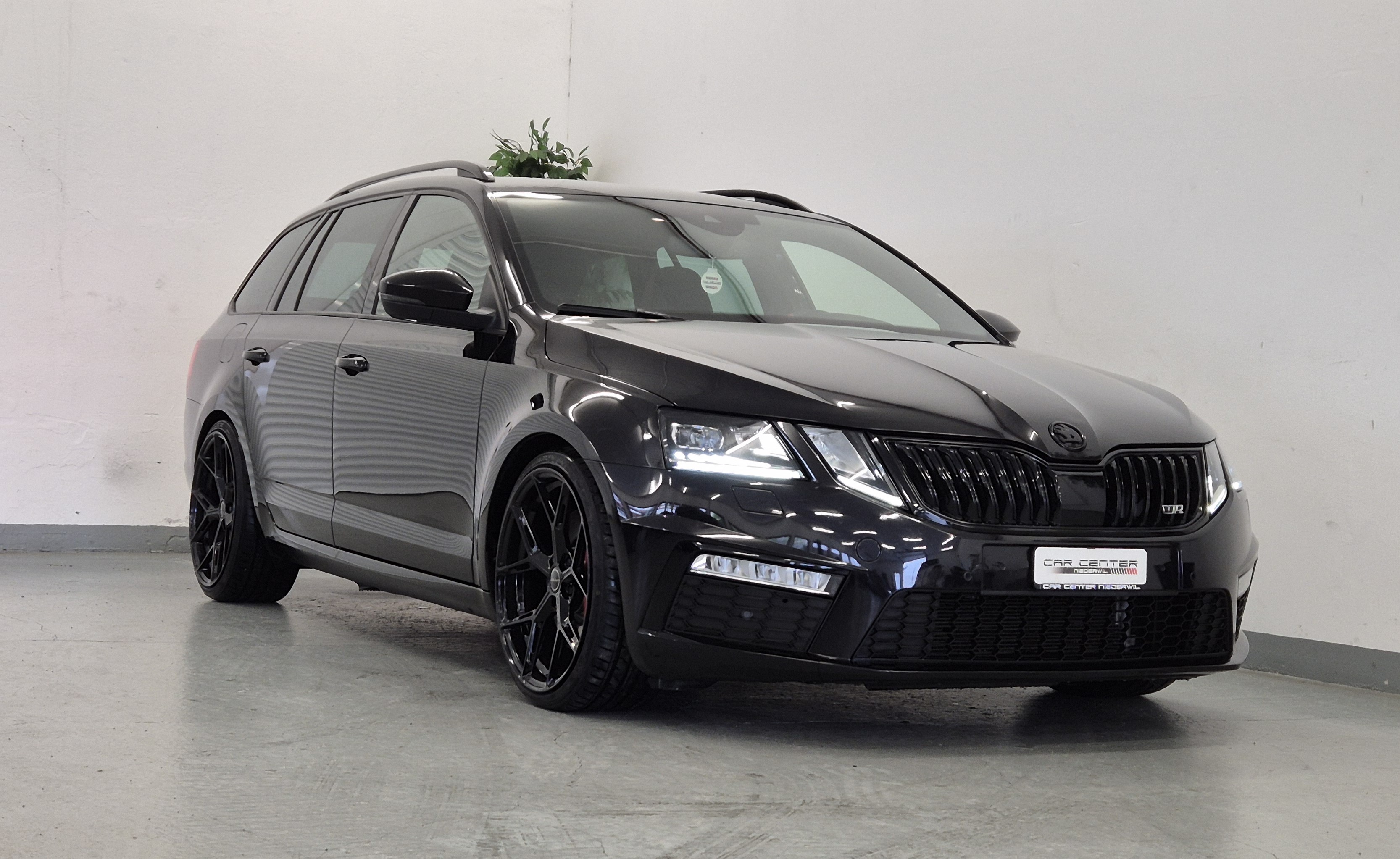 SKODA Octavia Combi 2.0 TSI RS Final Edition DSG FULL BLACK