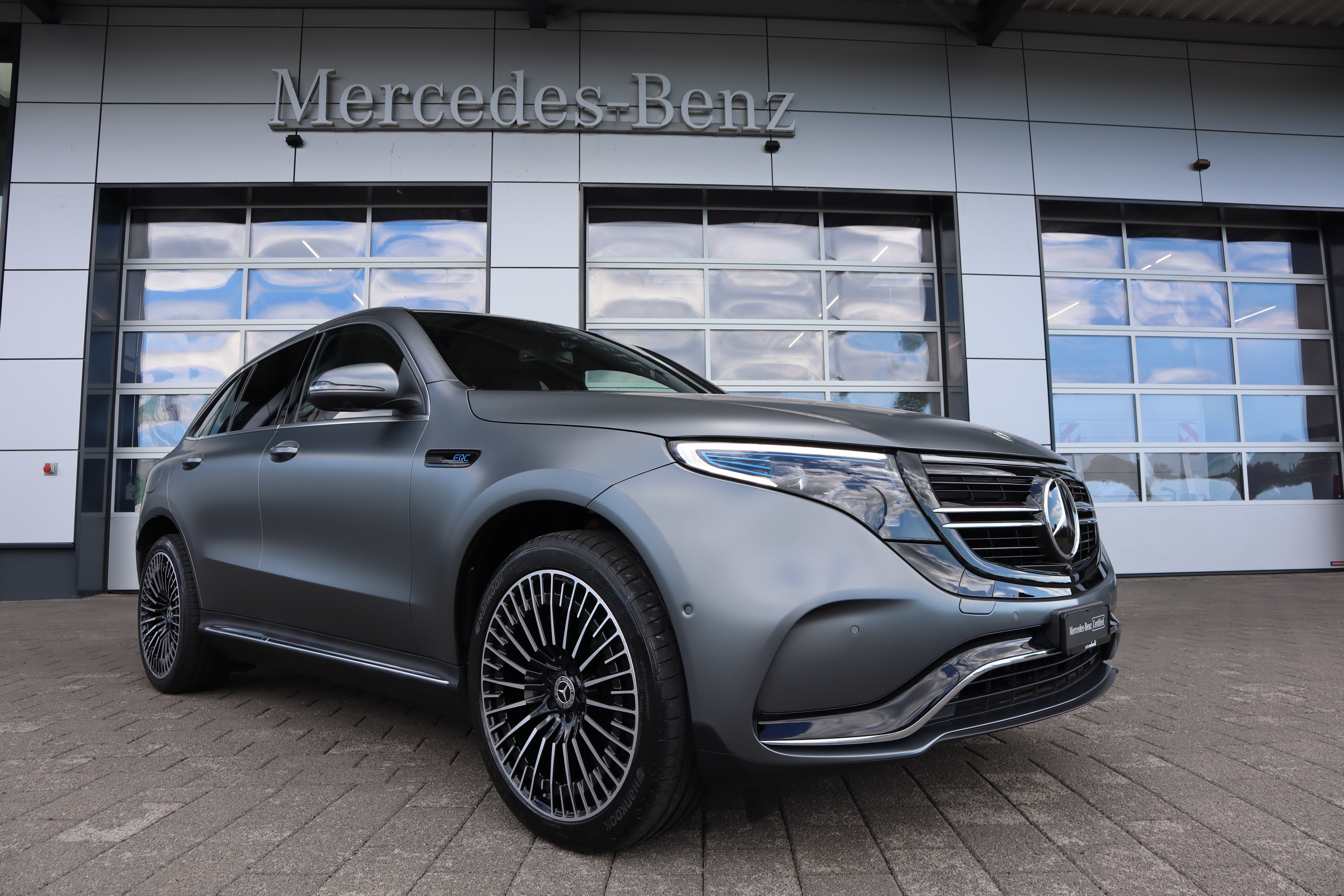 MERCEDES-BENZ EQC 400 AMG Line 4Matic