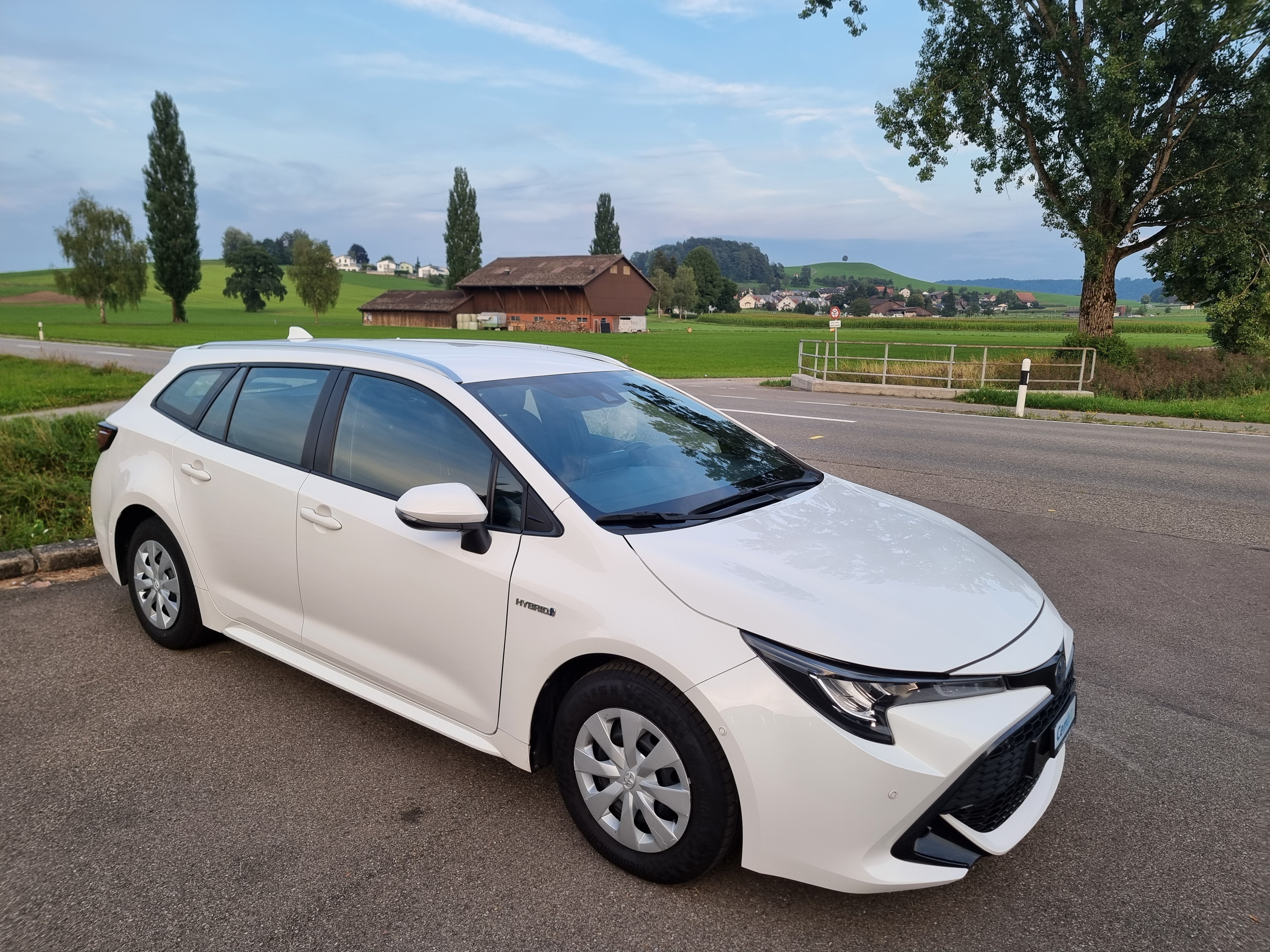 TOYOTA Corolla Touring Sports 1.8 HSD Comfort e-CVT