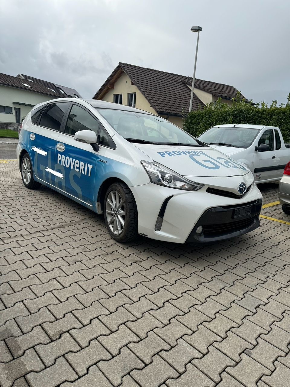 TOYOTA Prius+ 1.8 VVT-i HSD Luna