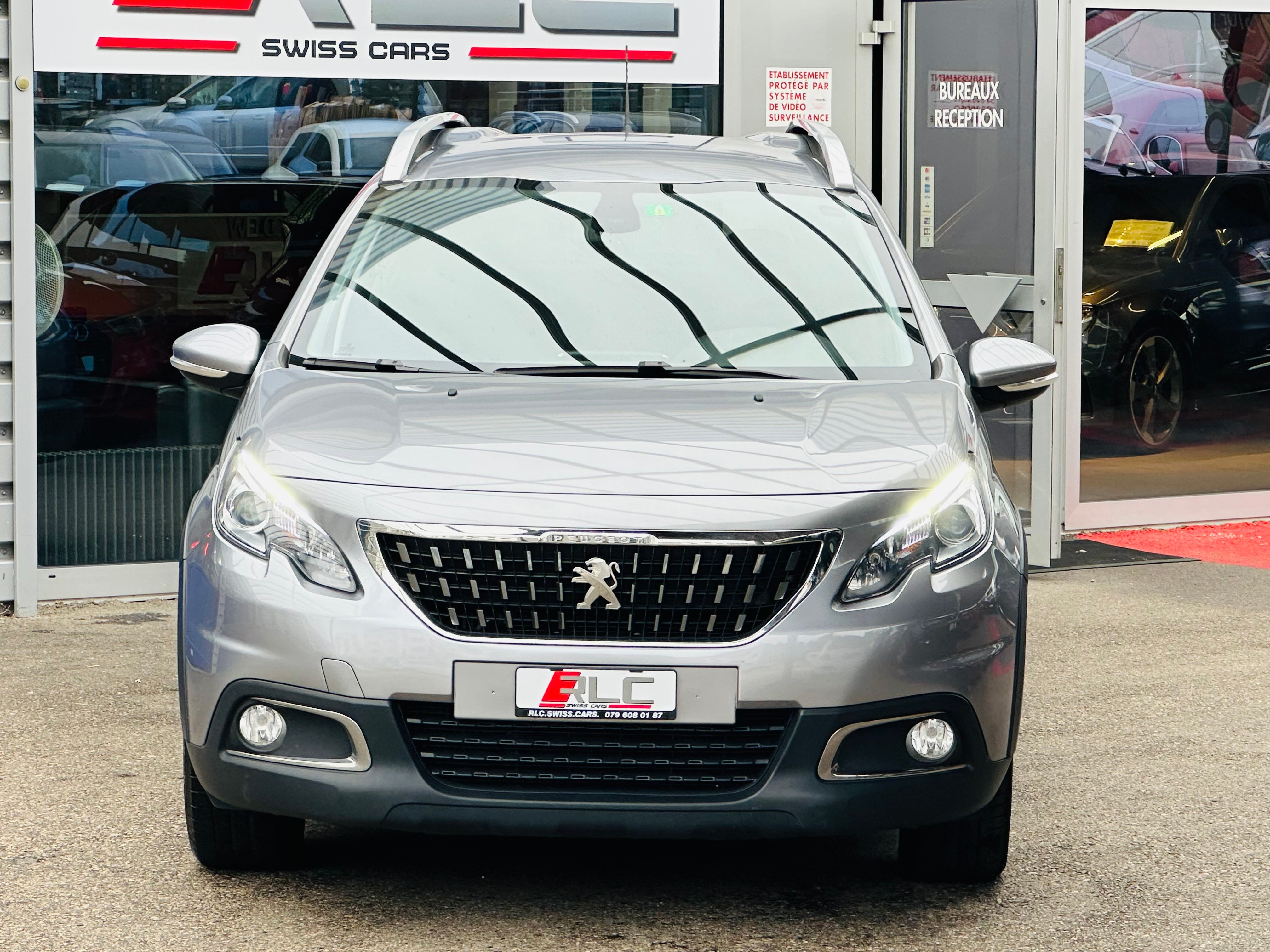 PEUGEOT 2008 1.2 PureTech Signature EAT6