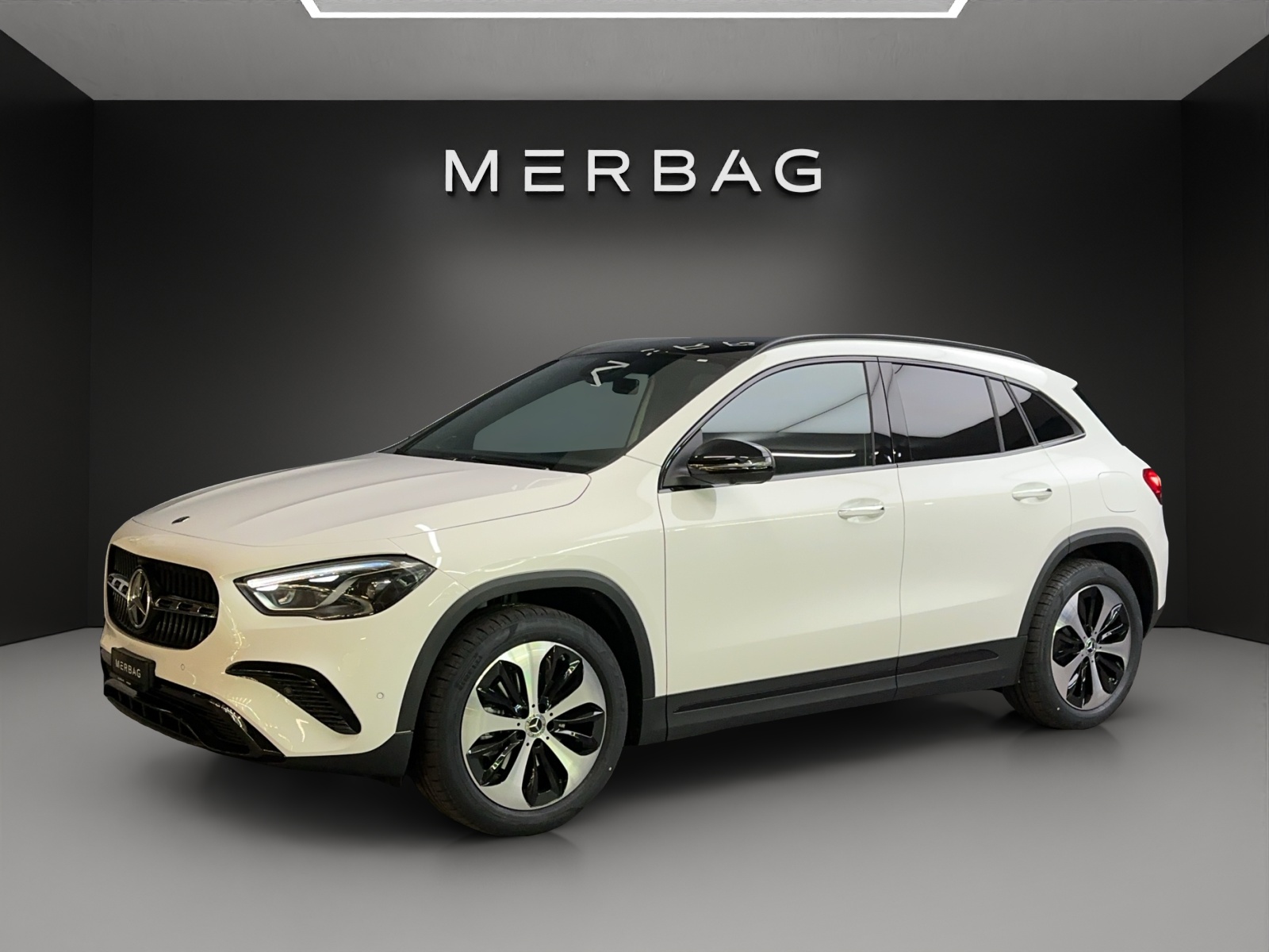 MERCEDES-BENZ GLA 200 7G-DCT