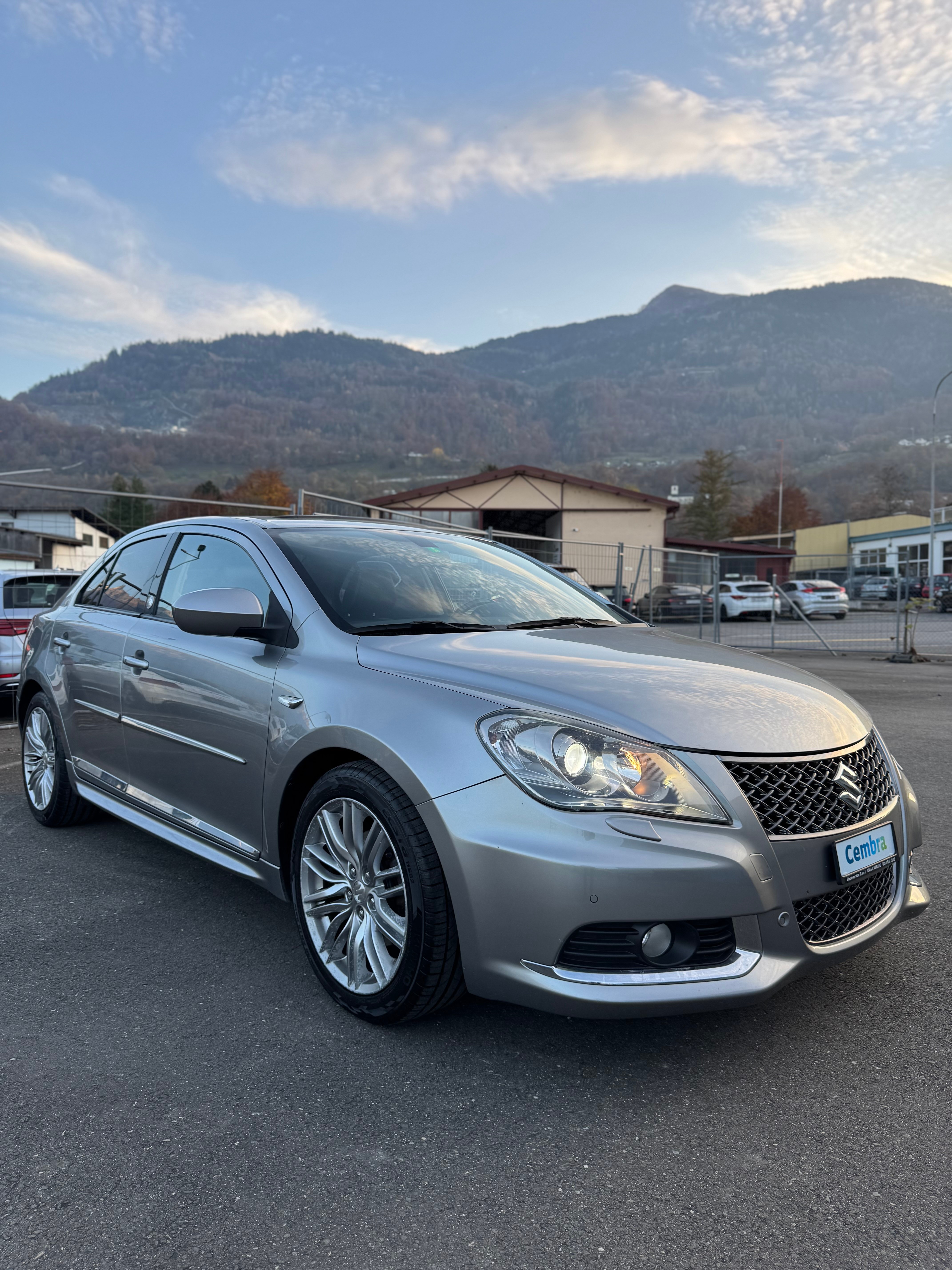 SUZUKI Kizashi 2.4 GL Top Indigo 4WD CVT