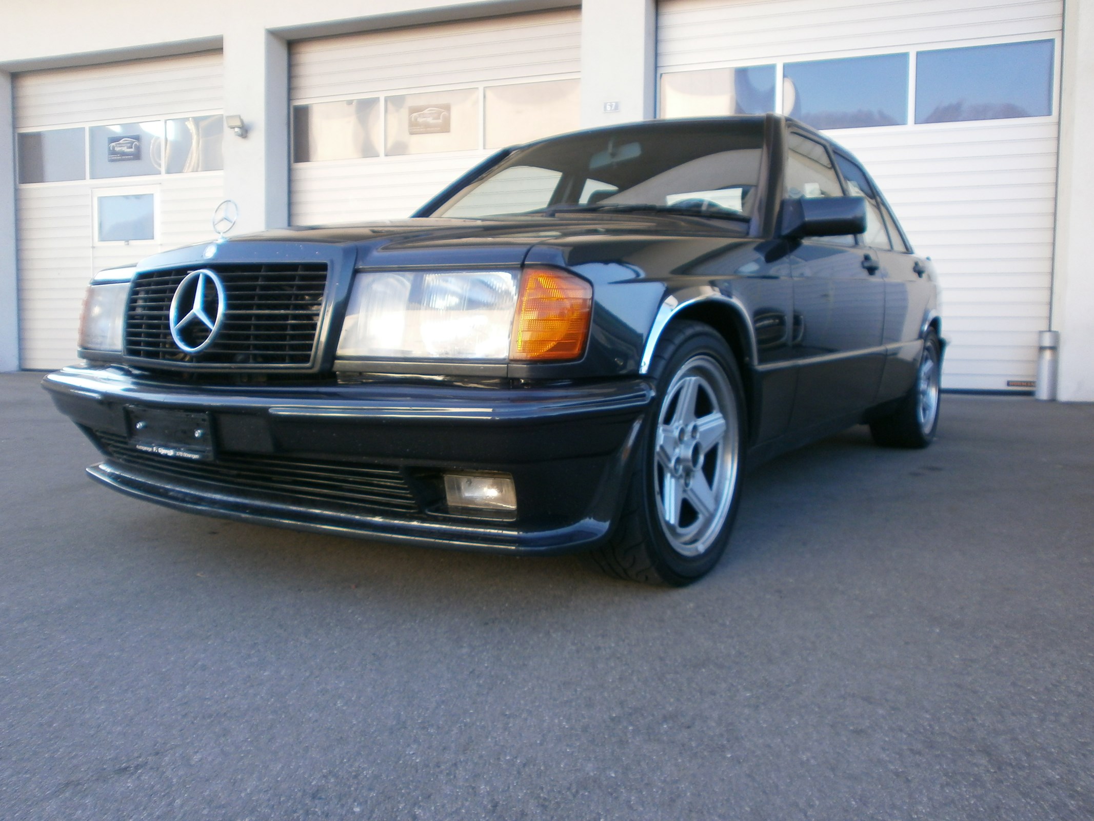 MERCEDES-BENZ 190 E 2.3