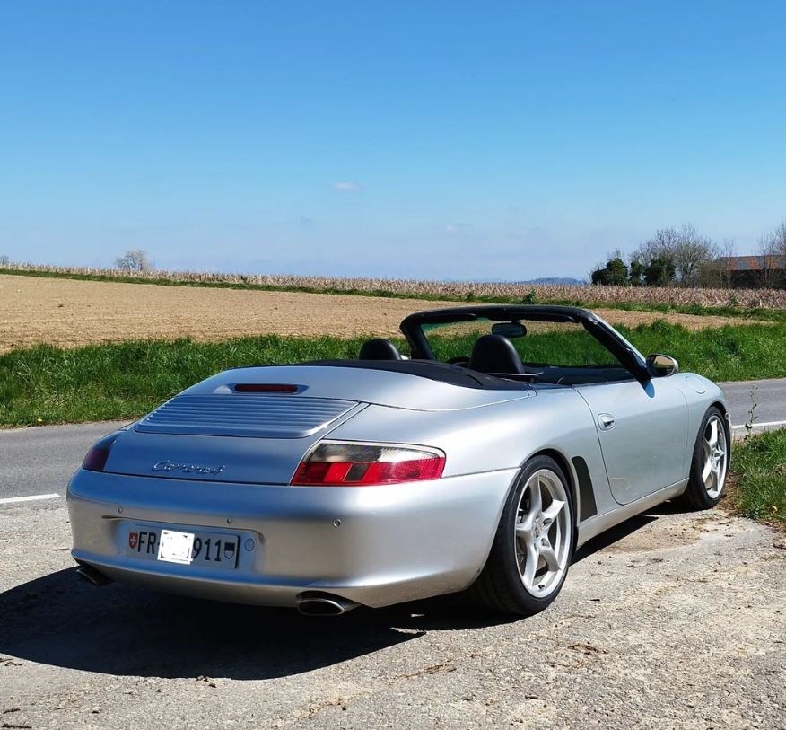 PORSCHE 911 Carrera 4 type 996