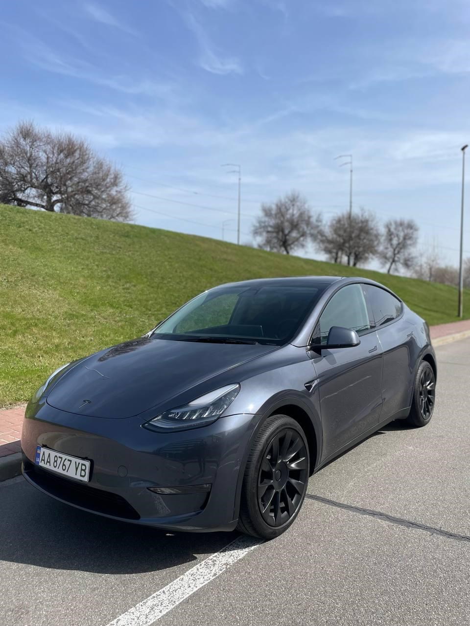 TESLA Model Y Long Range