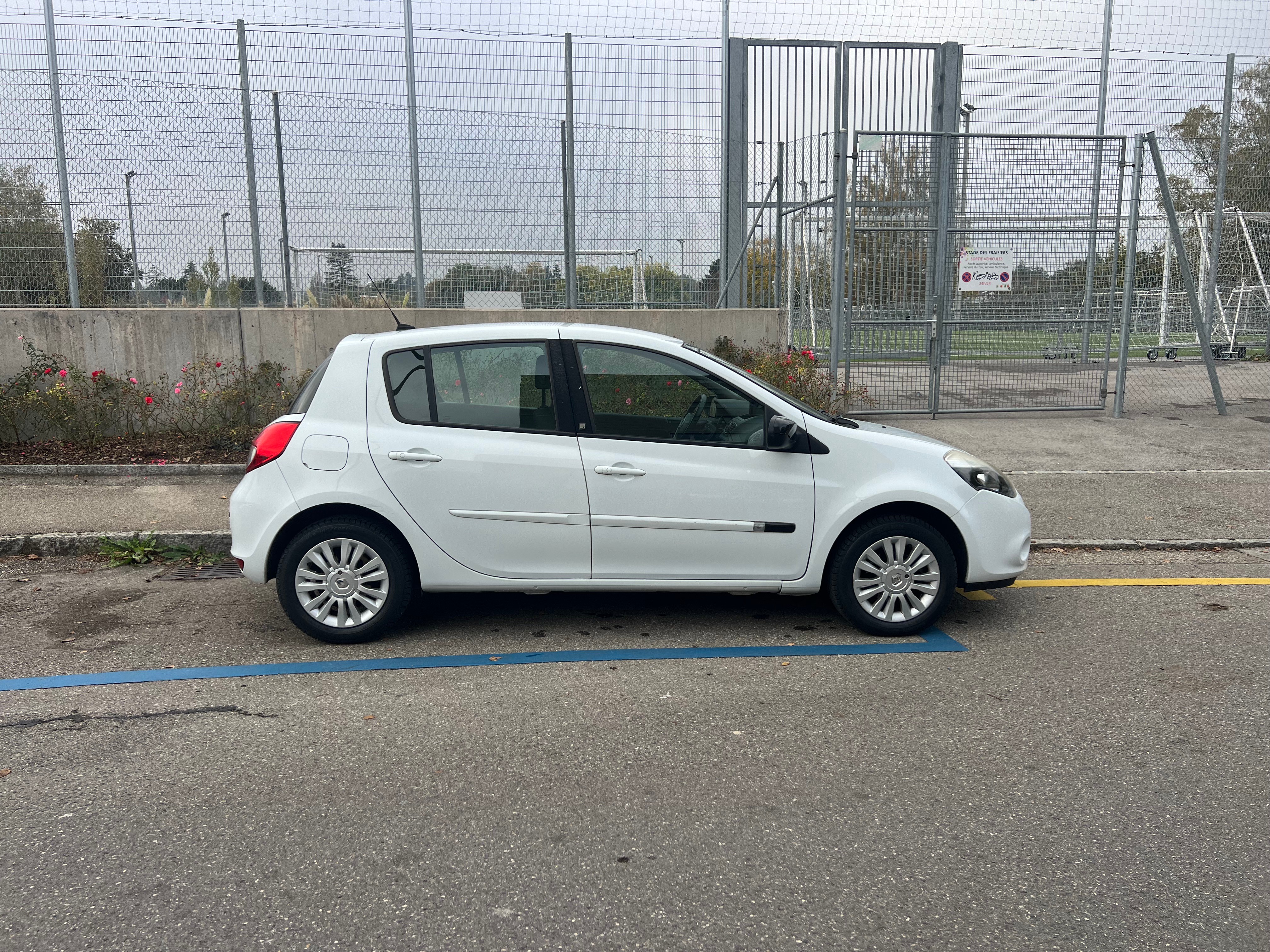 RENAULT Clio 1.6 16V 20th Edition Automatic