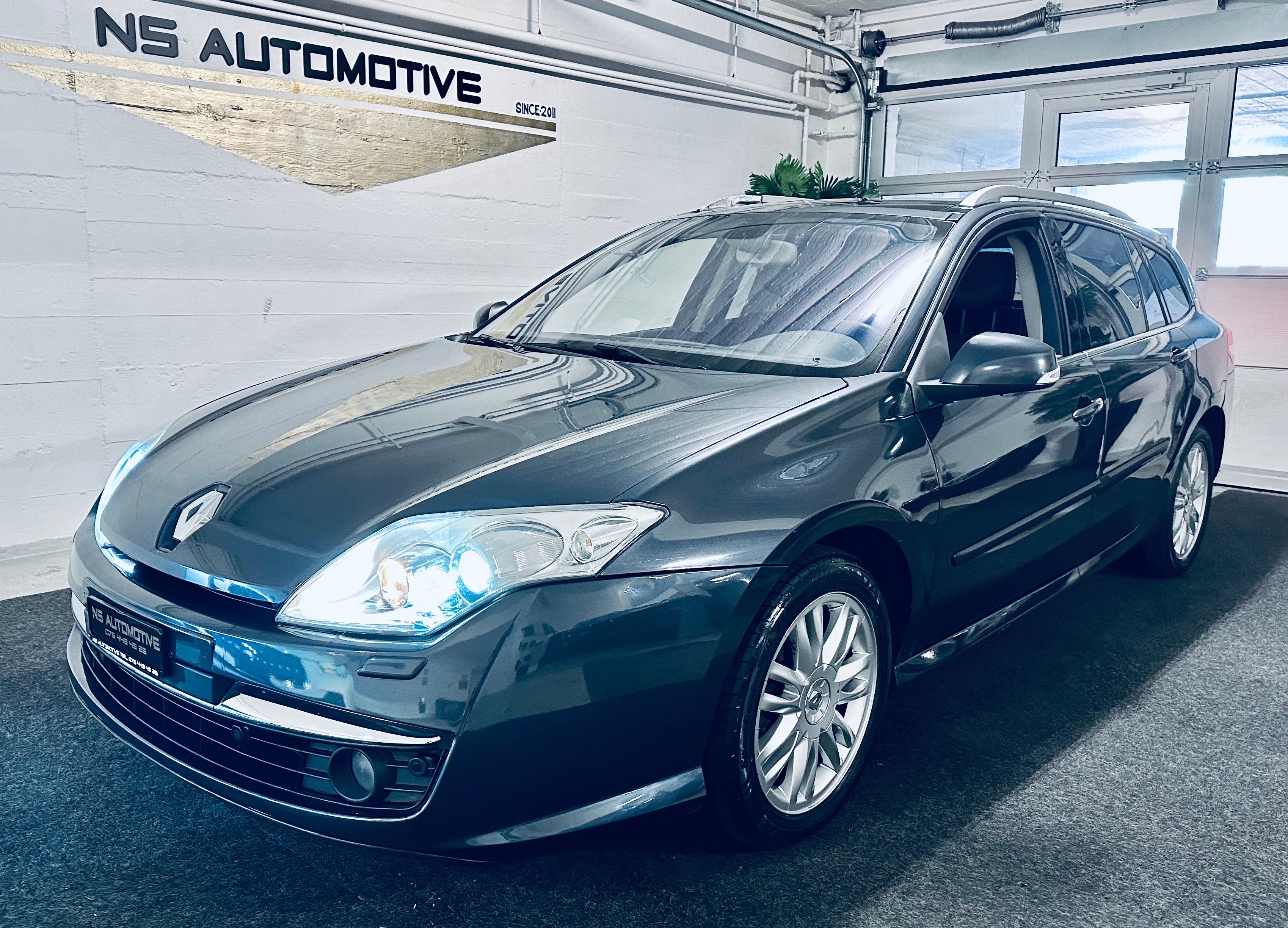 RENAULT Laguna Grandtour 2.0 dCi Initiale Automatic