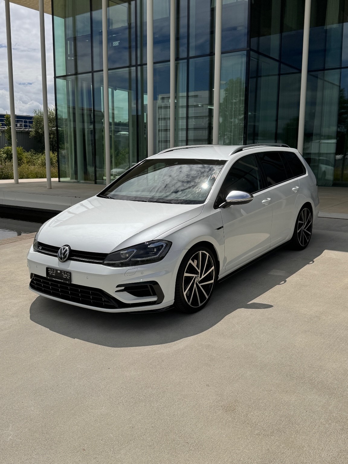 VW Golf Variant 2.0 TSI R 4Motion DSG