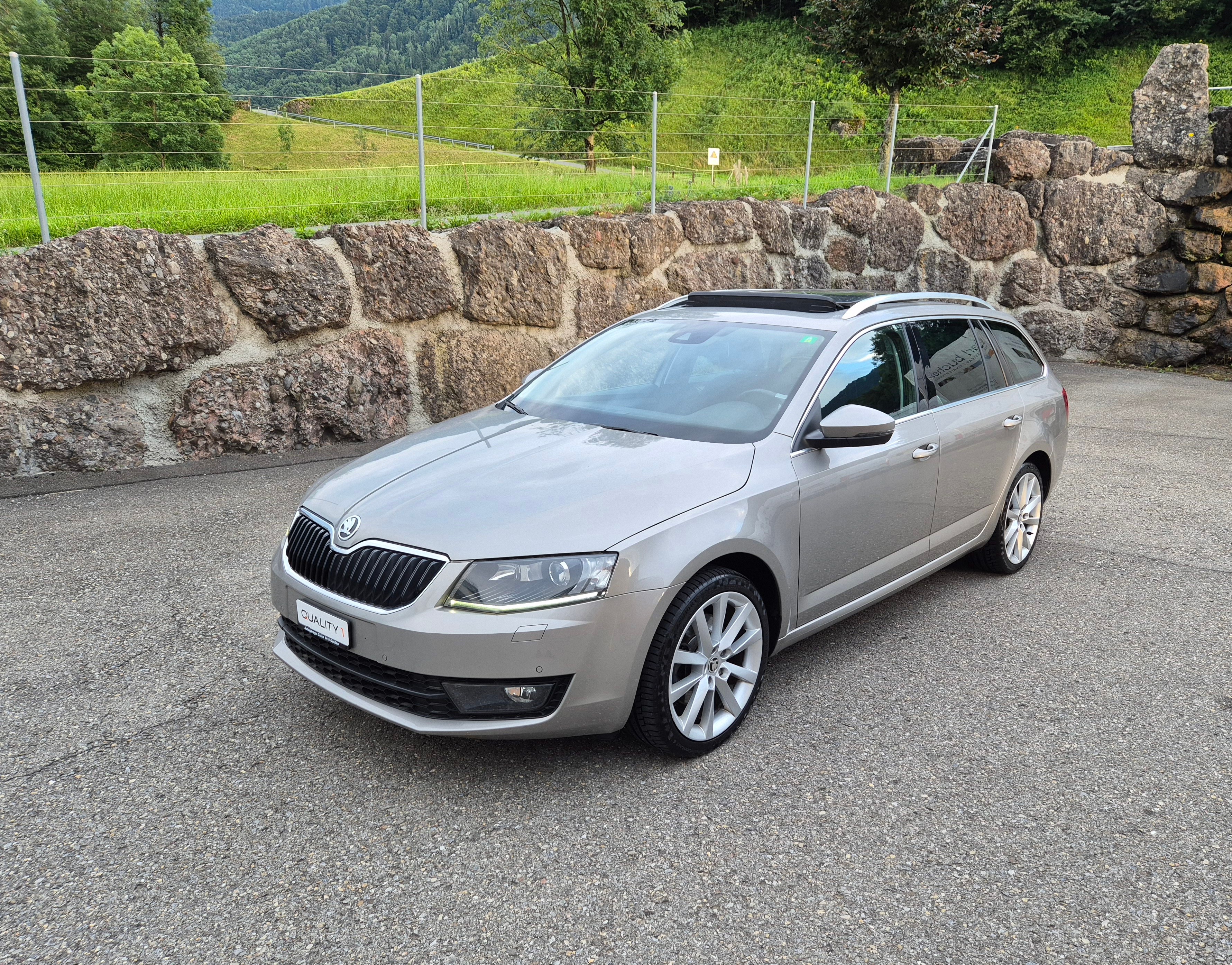 SKODA Octavia Combi 1.8 TSI Elegance 4x4 DSG