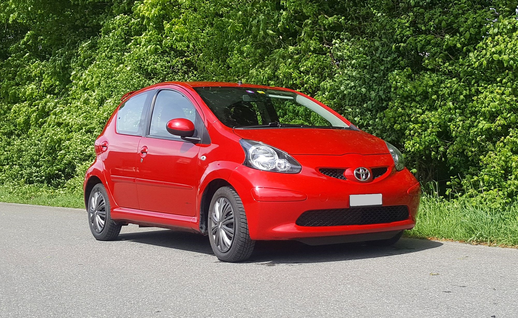 TOYOTA Aygo 1.0 Linea Luna Red