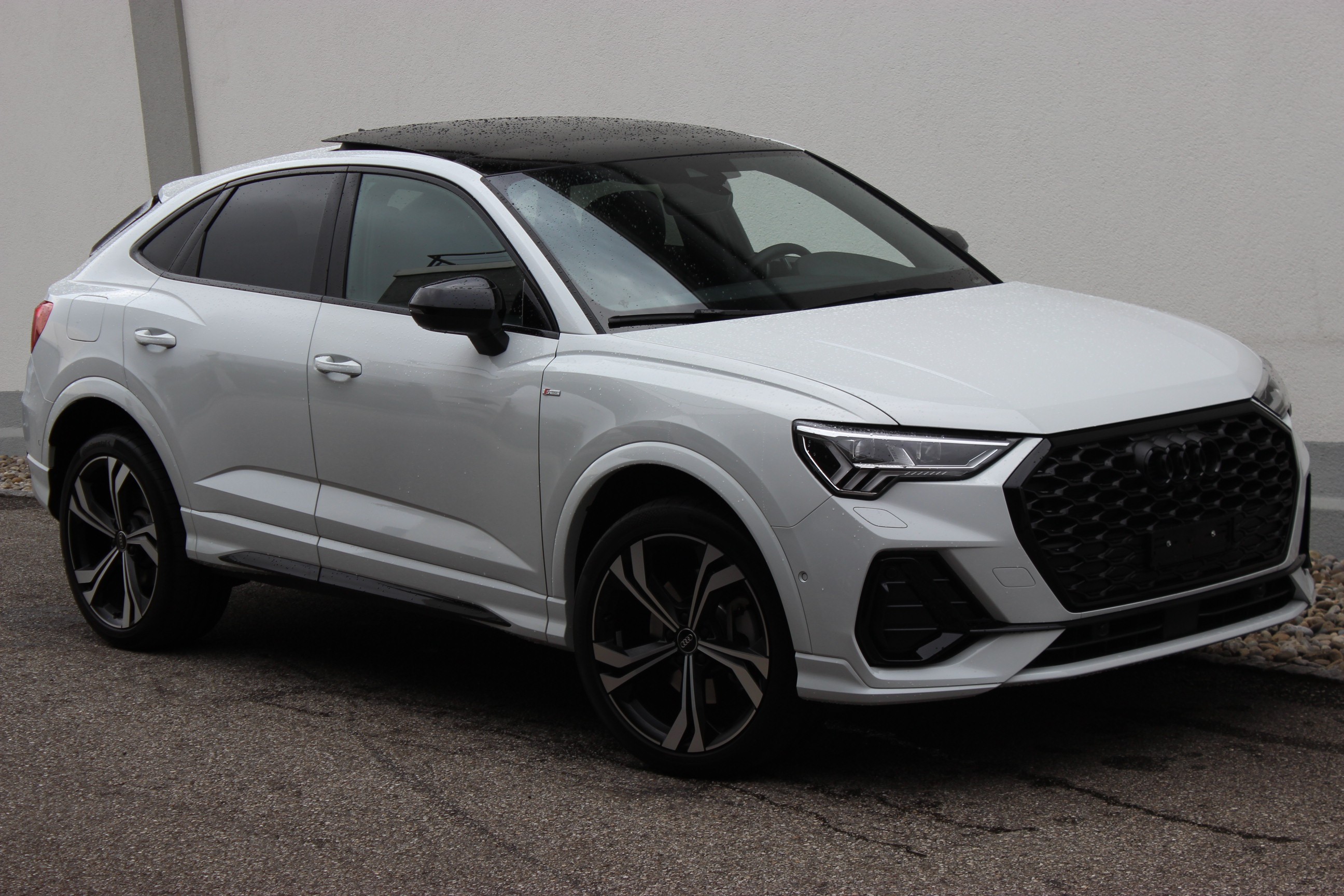 AUDI Q3 Sportback 45 TFSI e S line