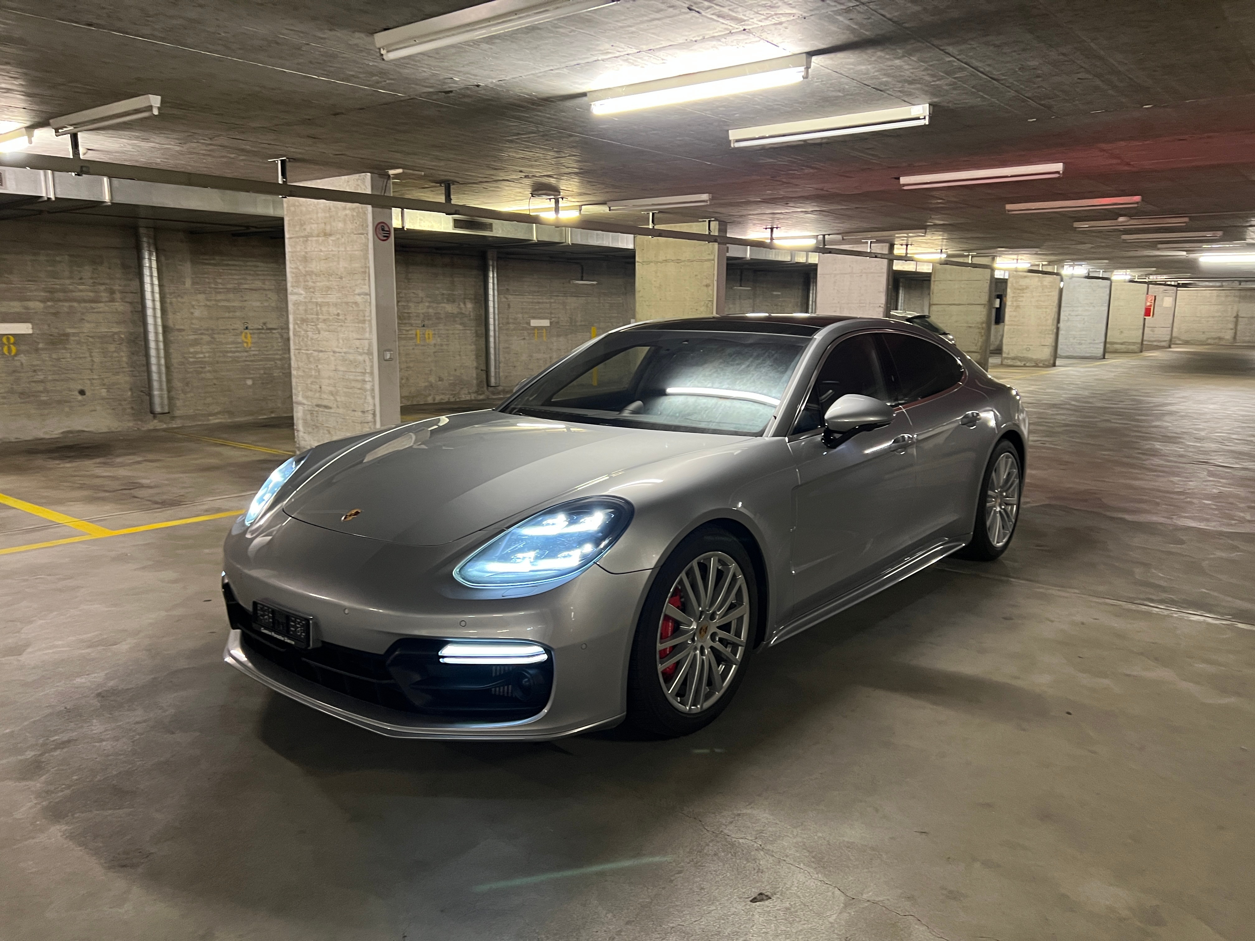 PORSCHE Panamera Turbo PDK