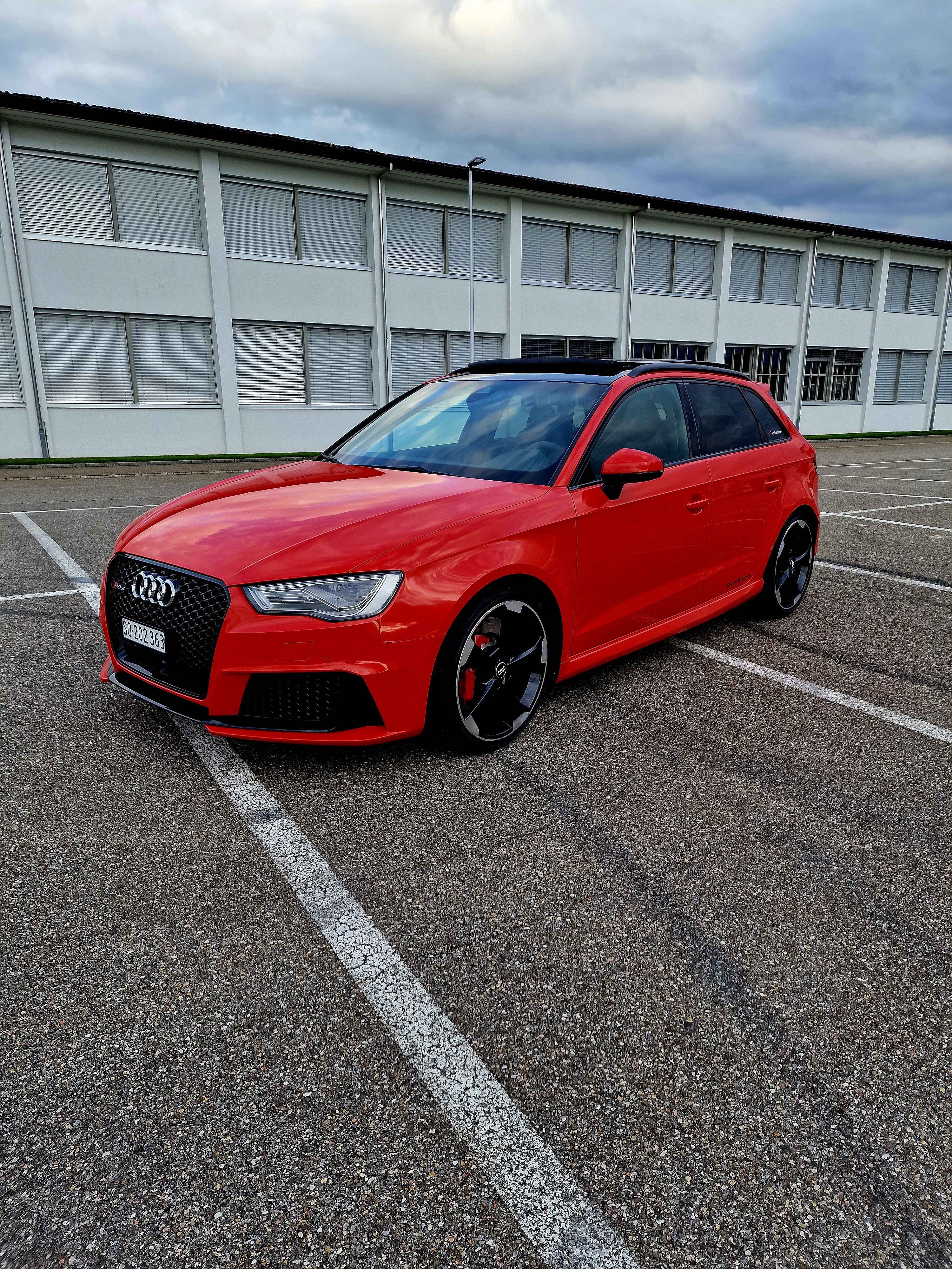 AUDI RS3 2.5 TSI quattro S-tronic