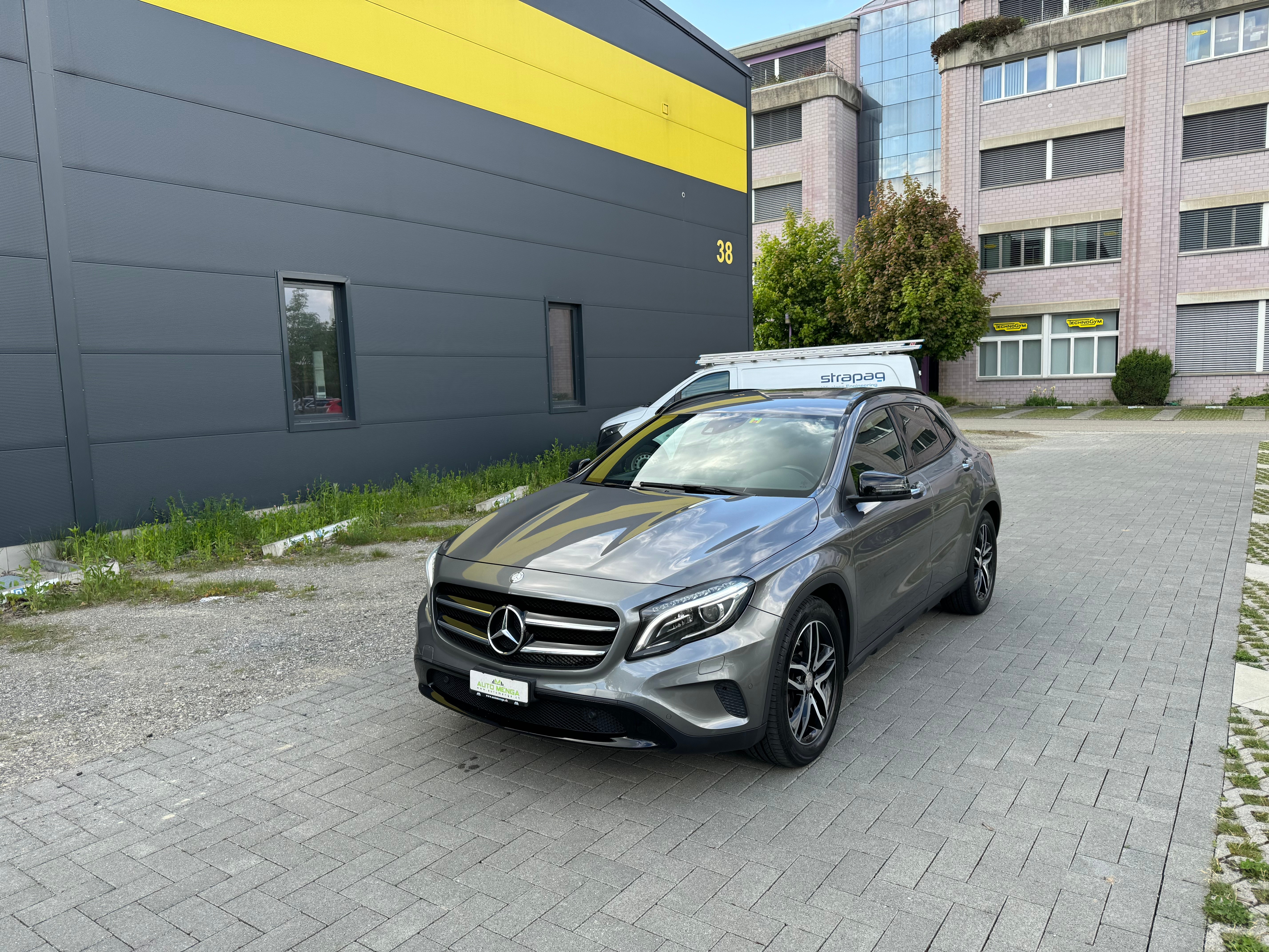 MERCEDES-BENZ GLA 250 Urban 7G-DCT