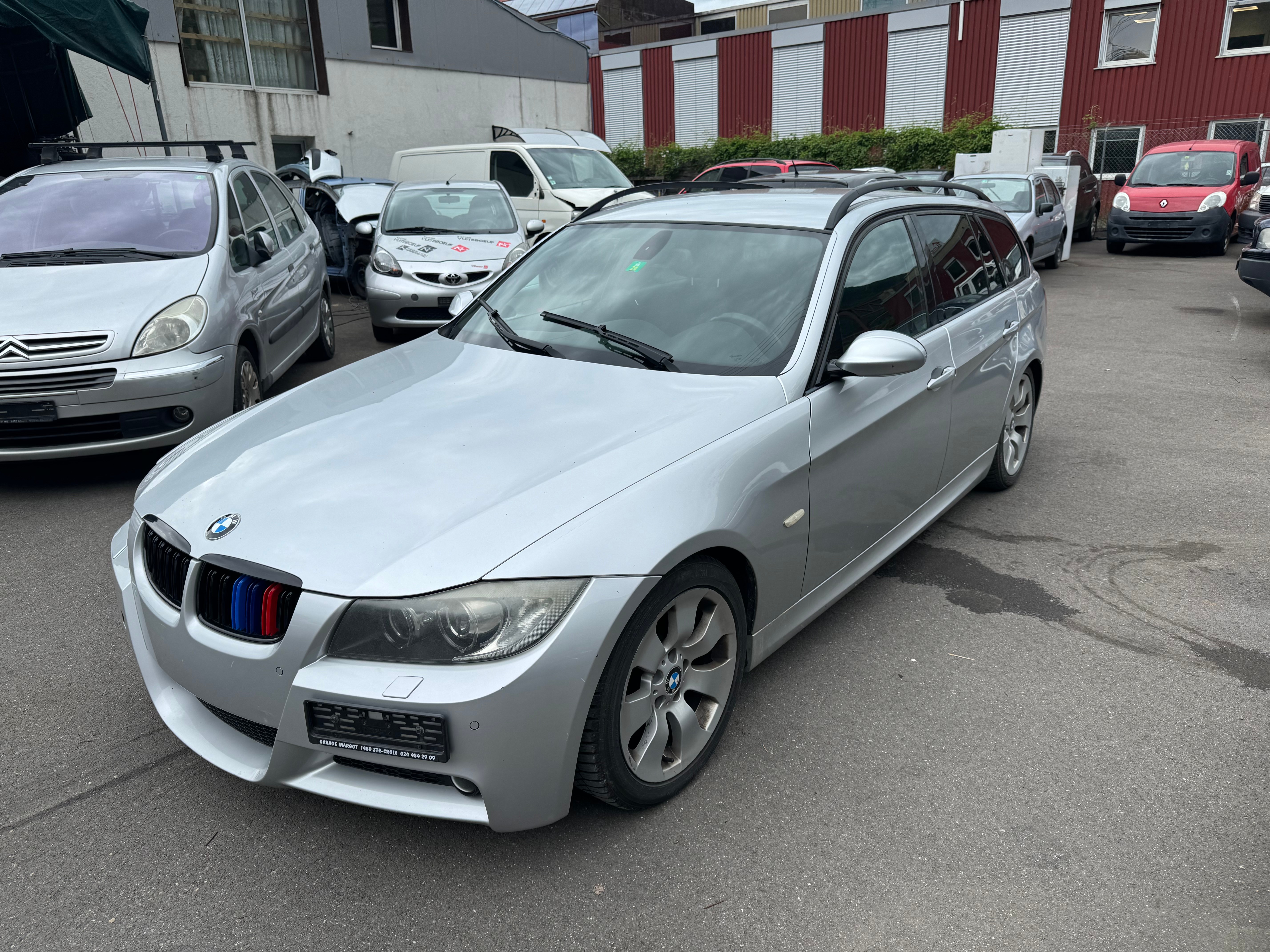 BMW 330