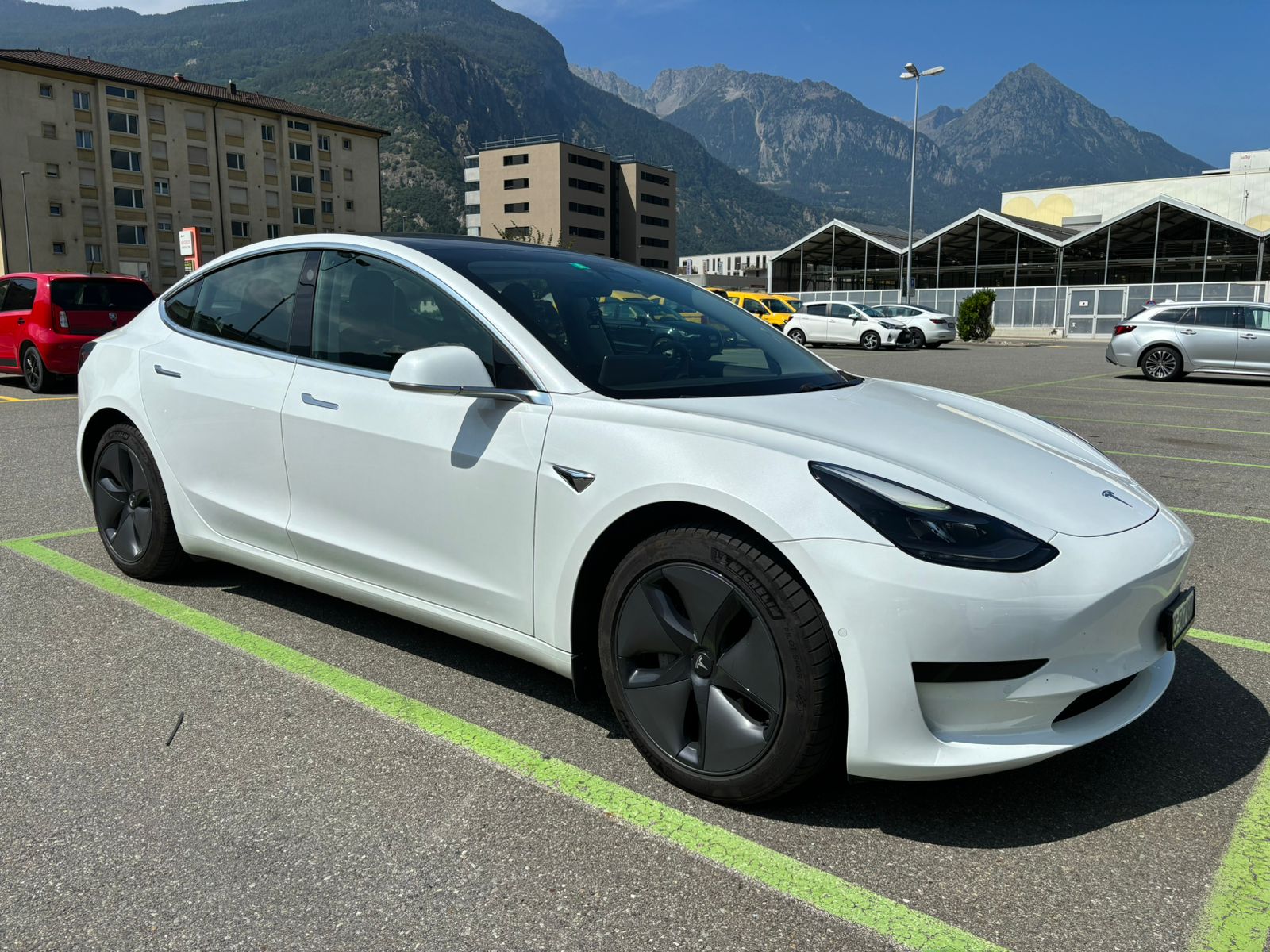 TESLA Model 3