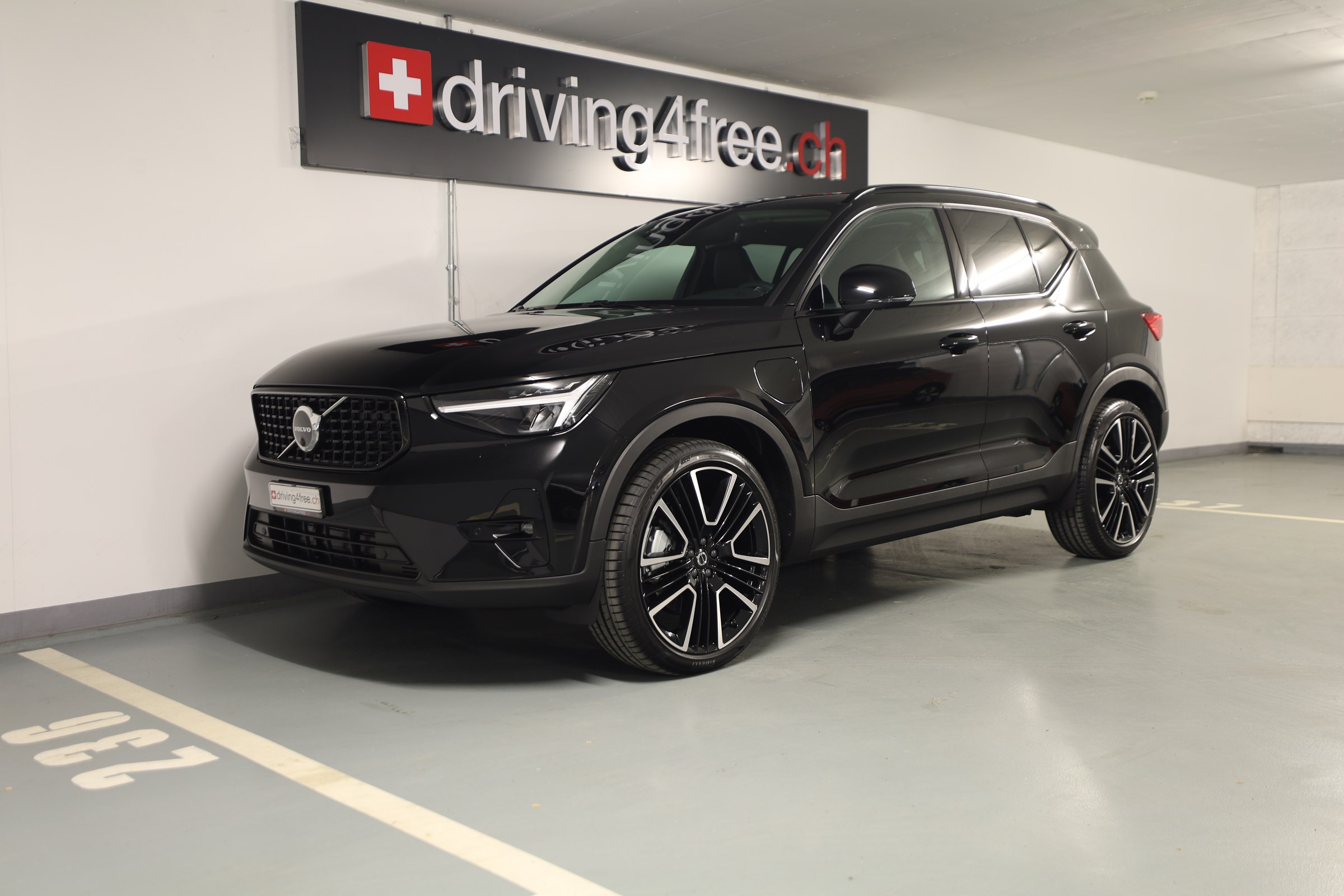 VOLVO XC40 T5 PHEV Plus Dark DCT