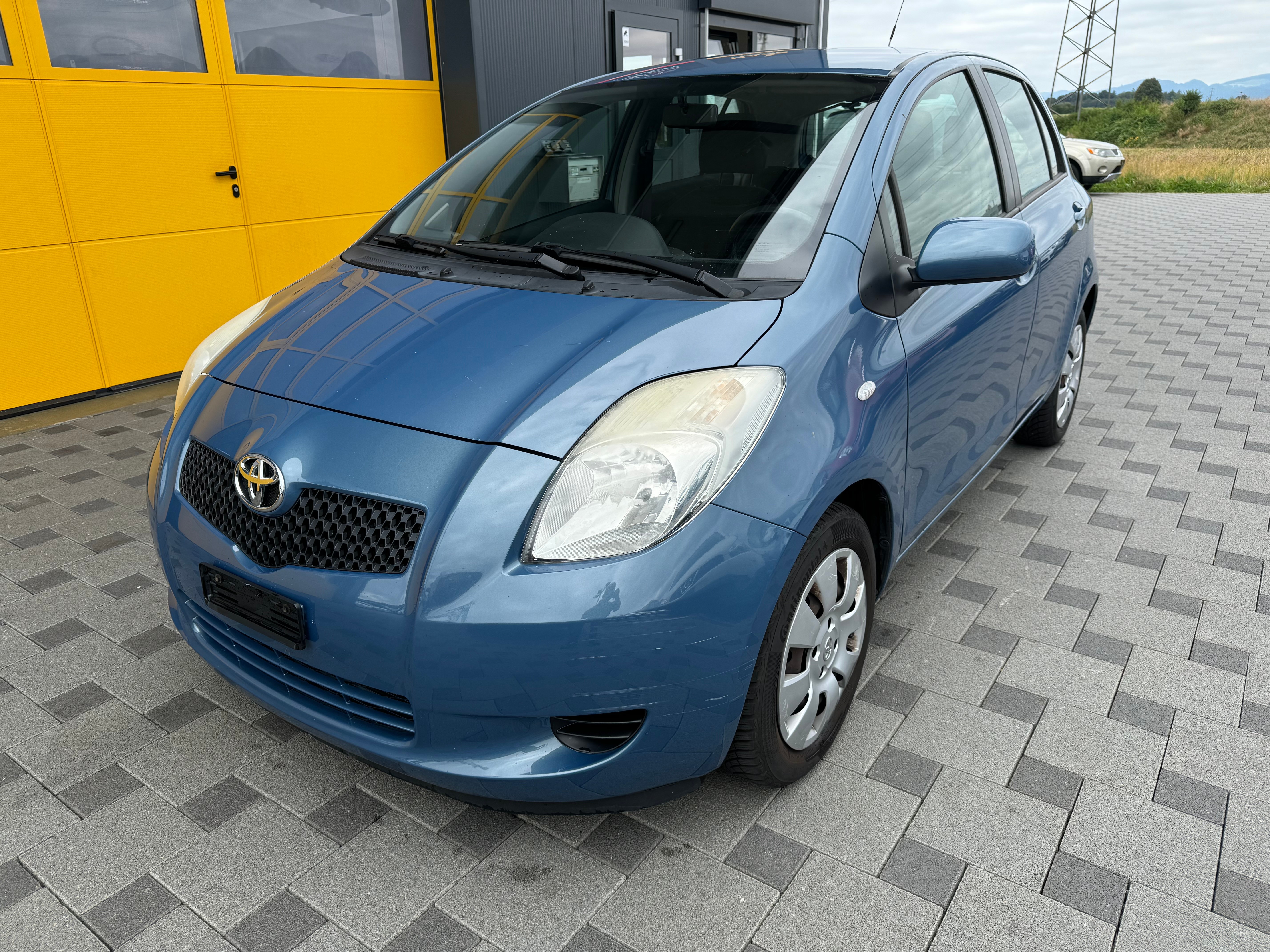 TOYOTA Yaris 1.3 Linea Luna