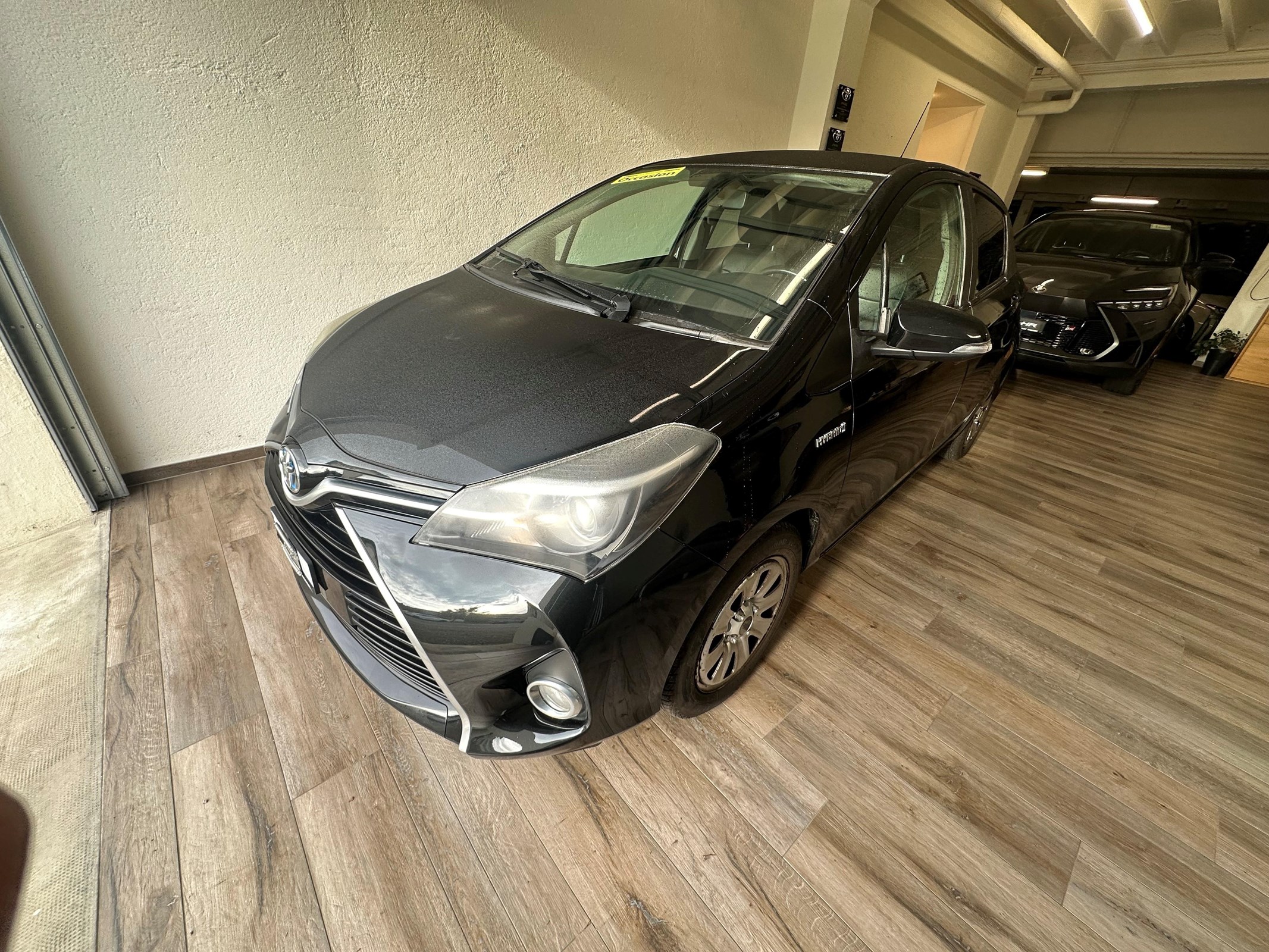 TOYOTA Yaris 1.5 VVT-i HSD Trend