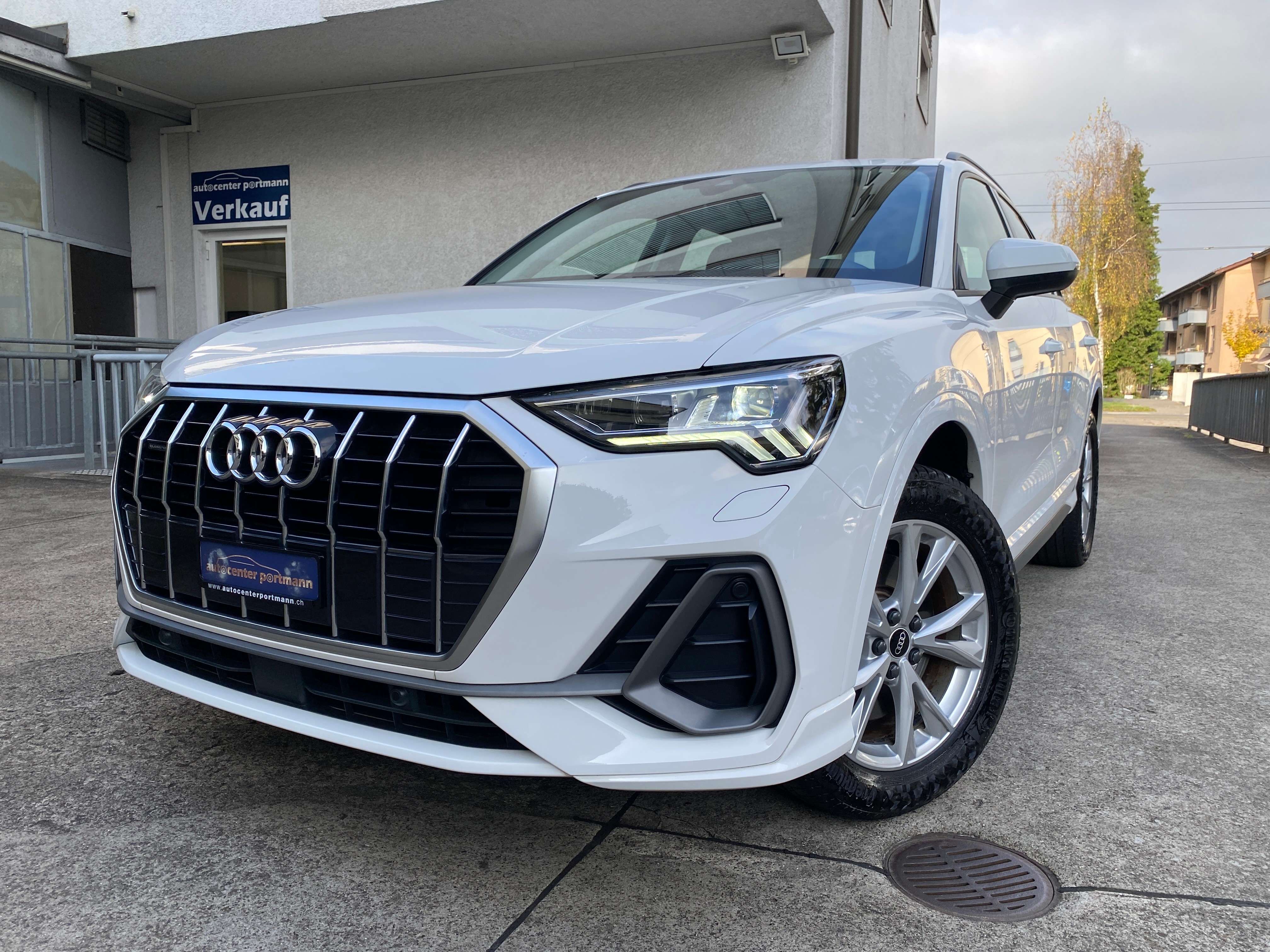 AUDI Q3 40 TFSI S line quattro S-tronic