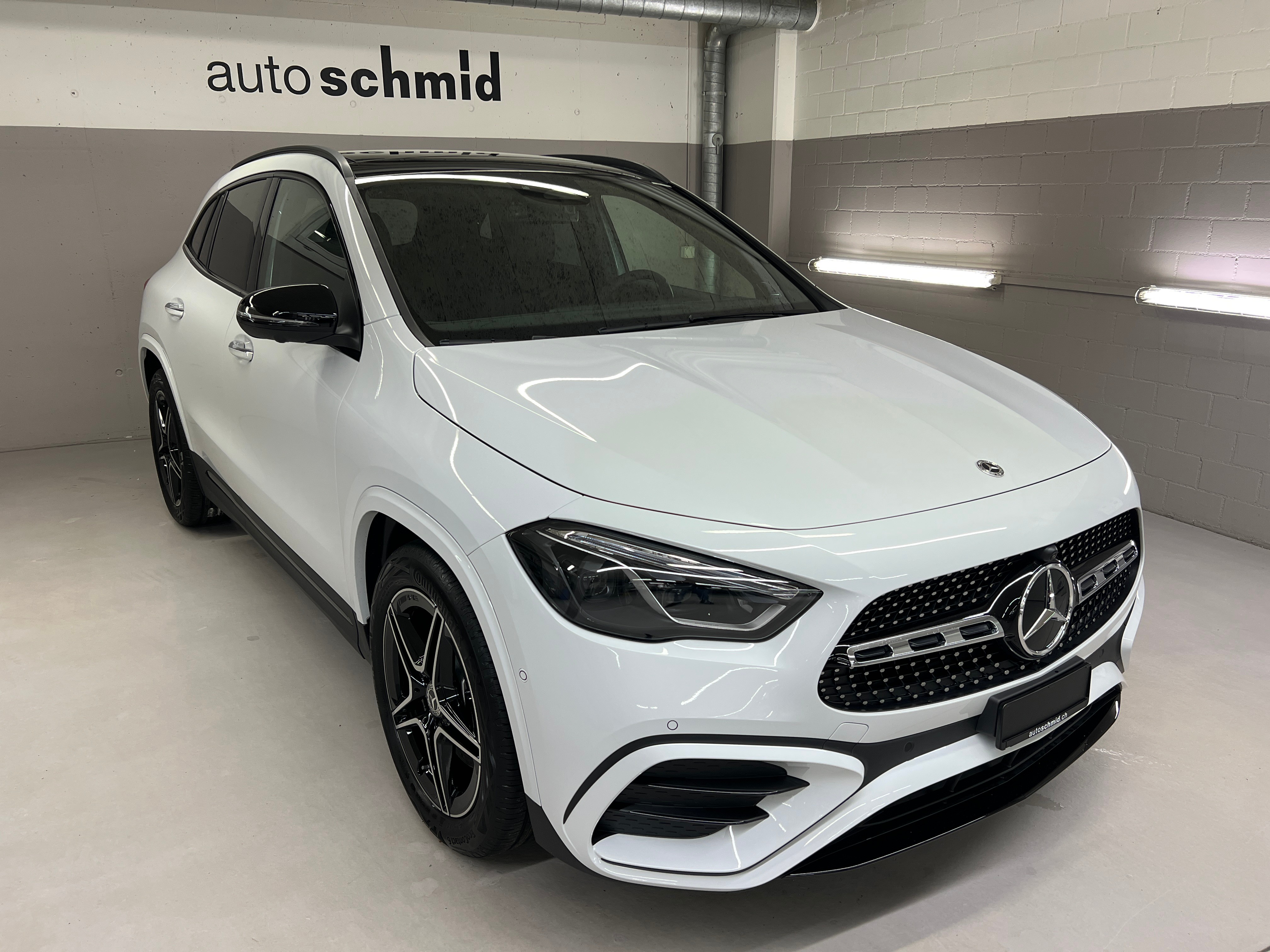 MERCEDES-BENZ GLA 250 4MATIC Swiss Star