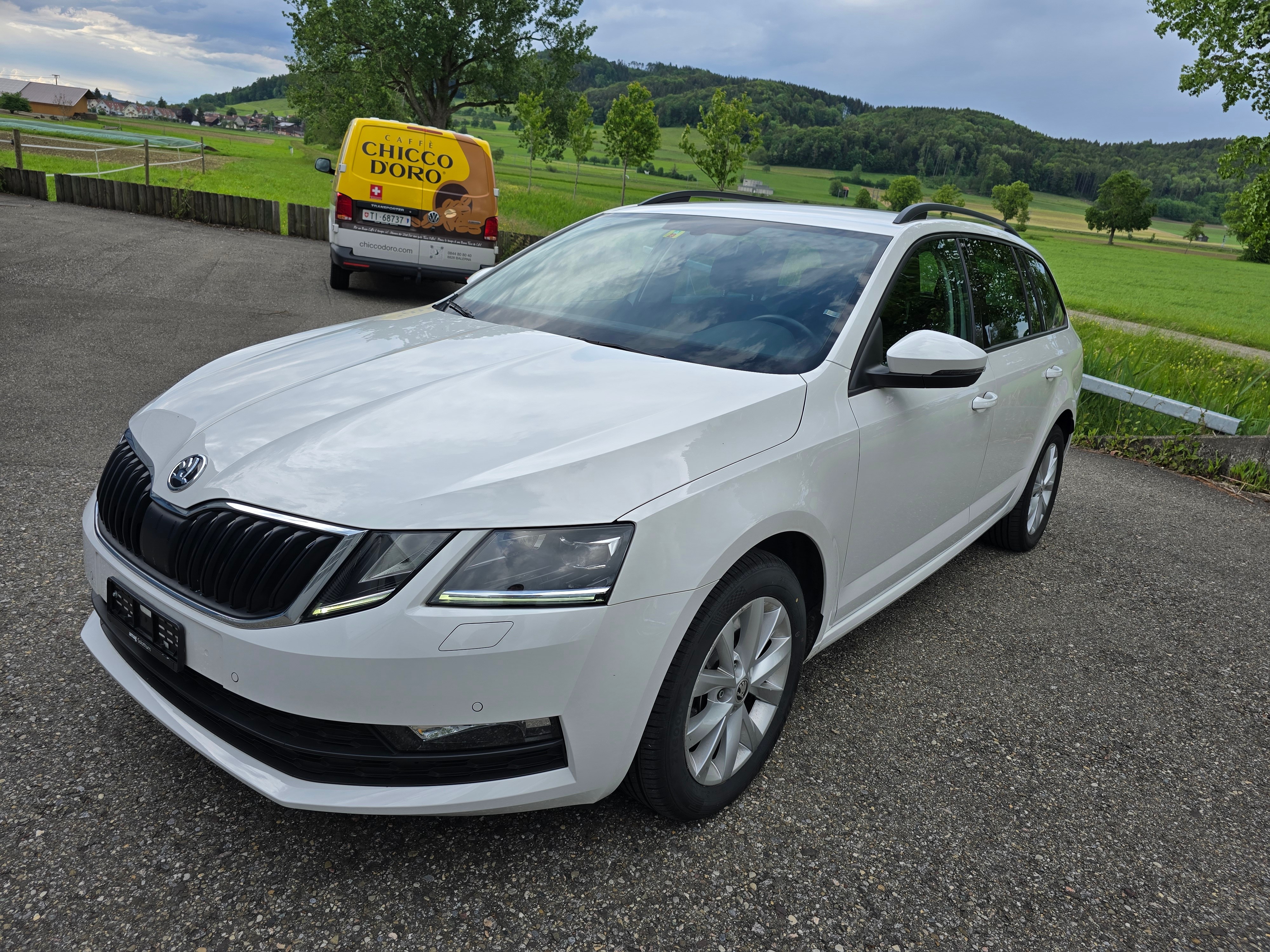 SKODA Octavia Combi 2.0 TDI Ambition 4x4 DSG*Frisch ab MFK*Frisch ab Service*Automatische Distanzregelung ACC*Garantie a.w