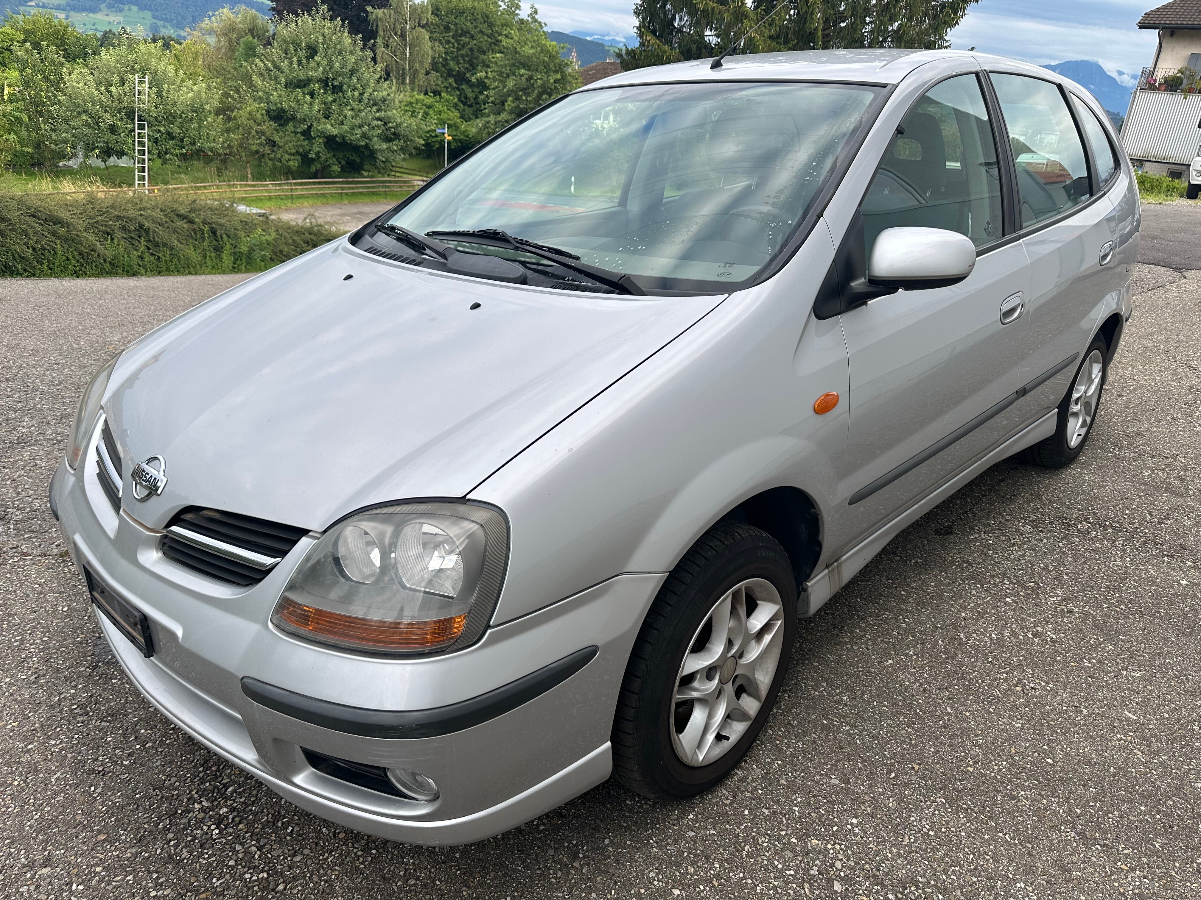 NISSAN Almera Tino 1.8 16V Comfort