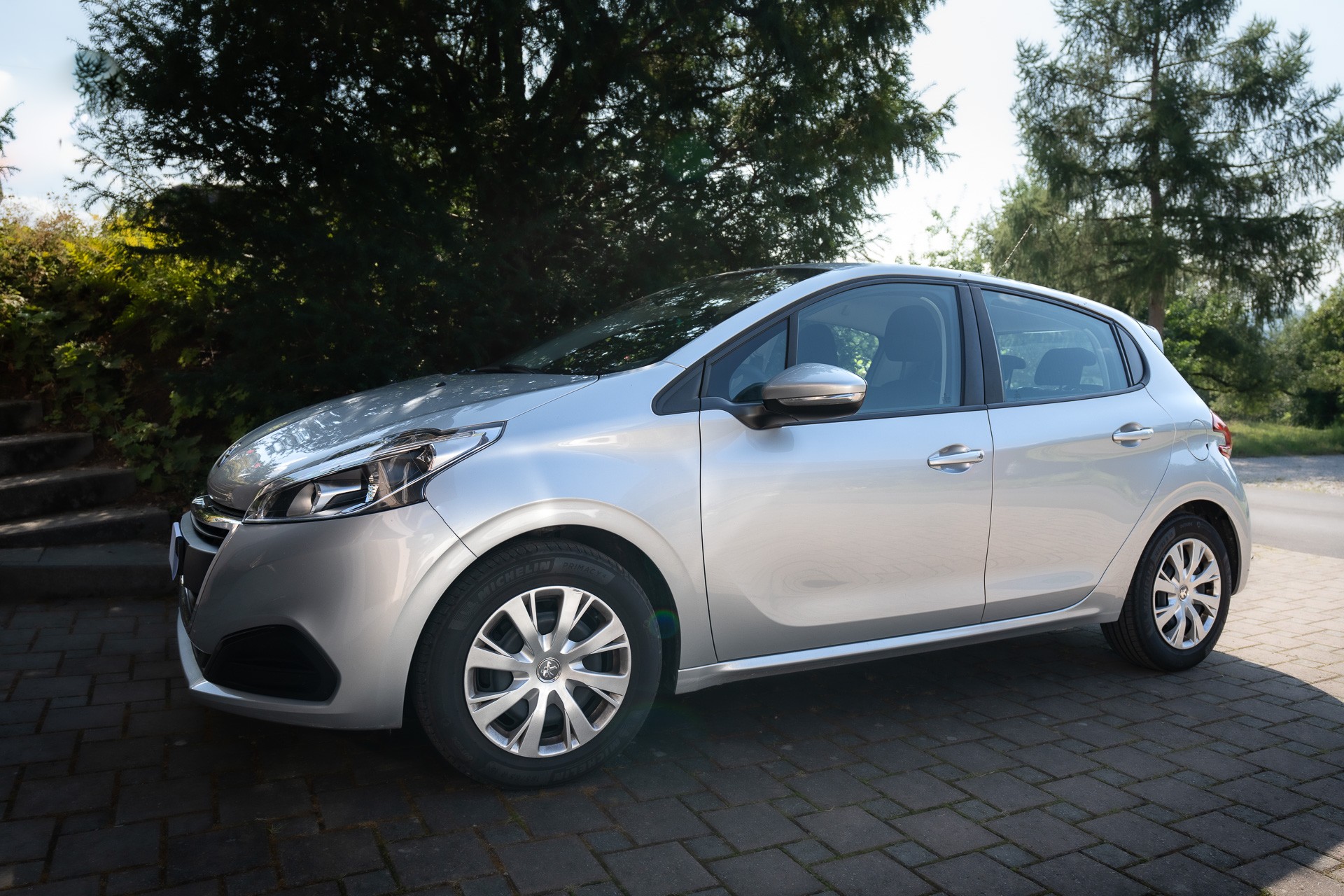 PEUGEOT 208 1.6 BlueHDi Active